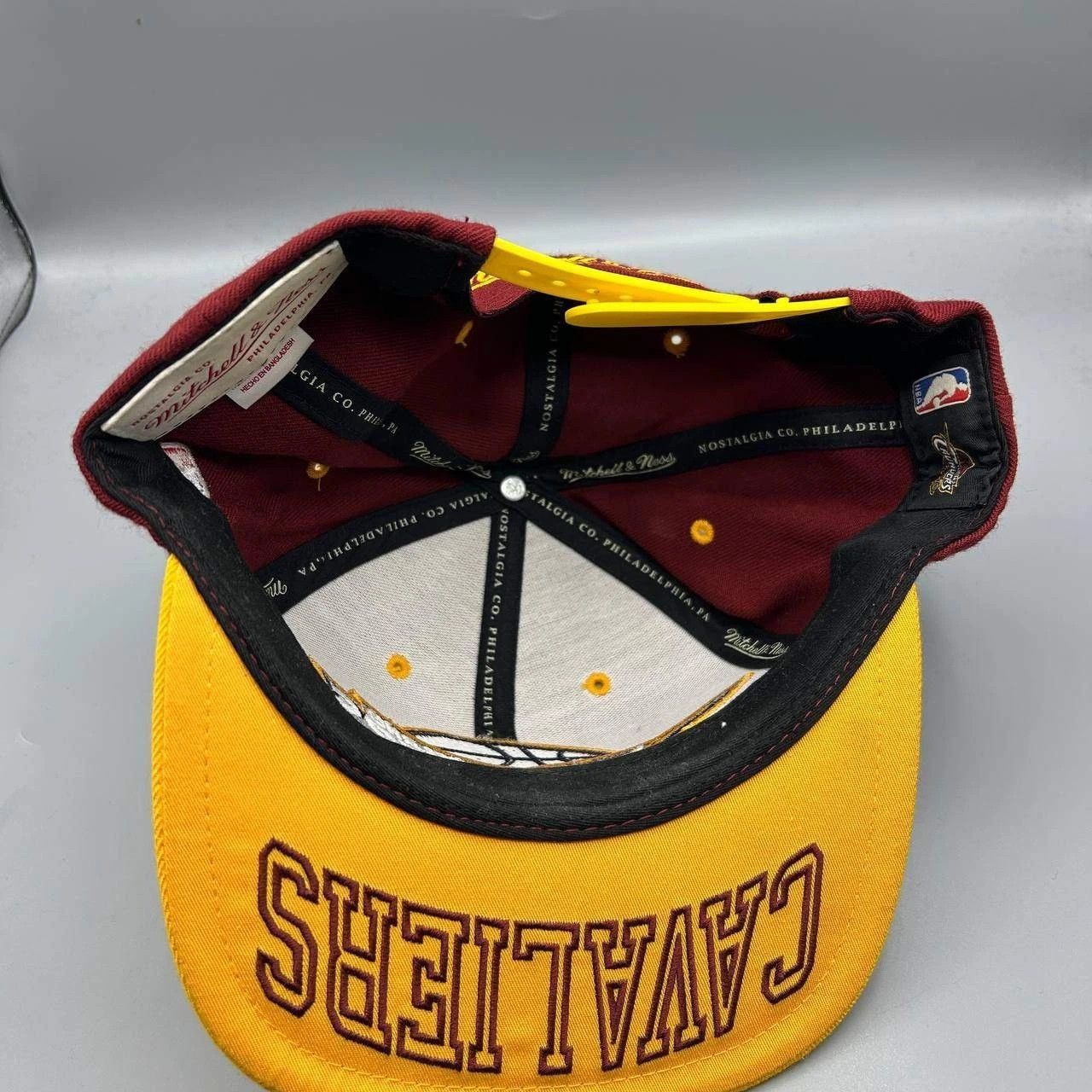 Mitchell & Ness Cleveland Cavaliers Cavs Hat Men Red Yellow Snap Back Cap Size ONE SIZE - 2 Thumbnail