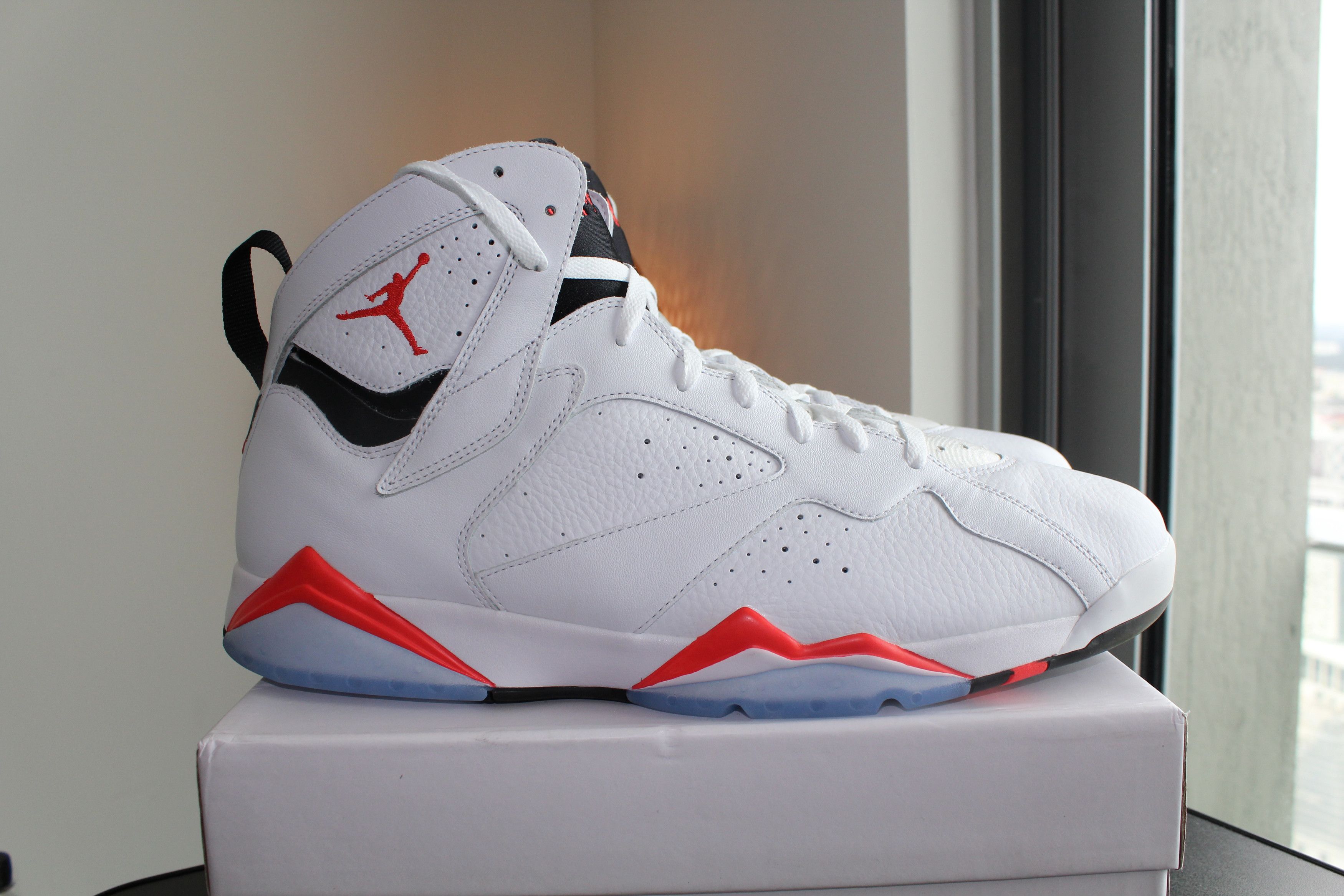 Jordan Brand Nike Jordan 7 Retro "White Infrared" White/Crimson Size 18 Size US 15 / EU 48 - 5 Thumbnail