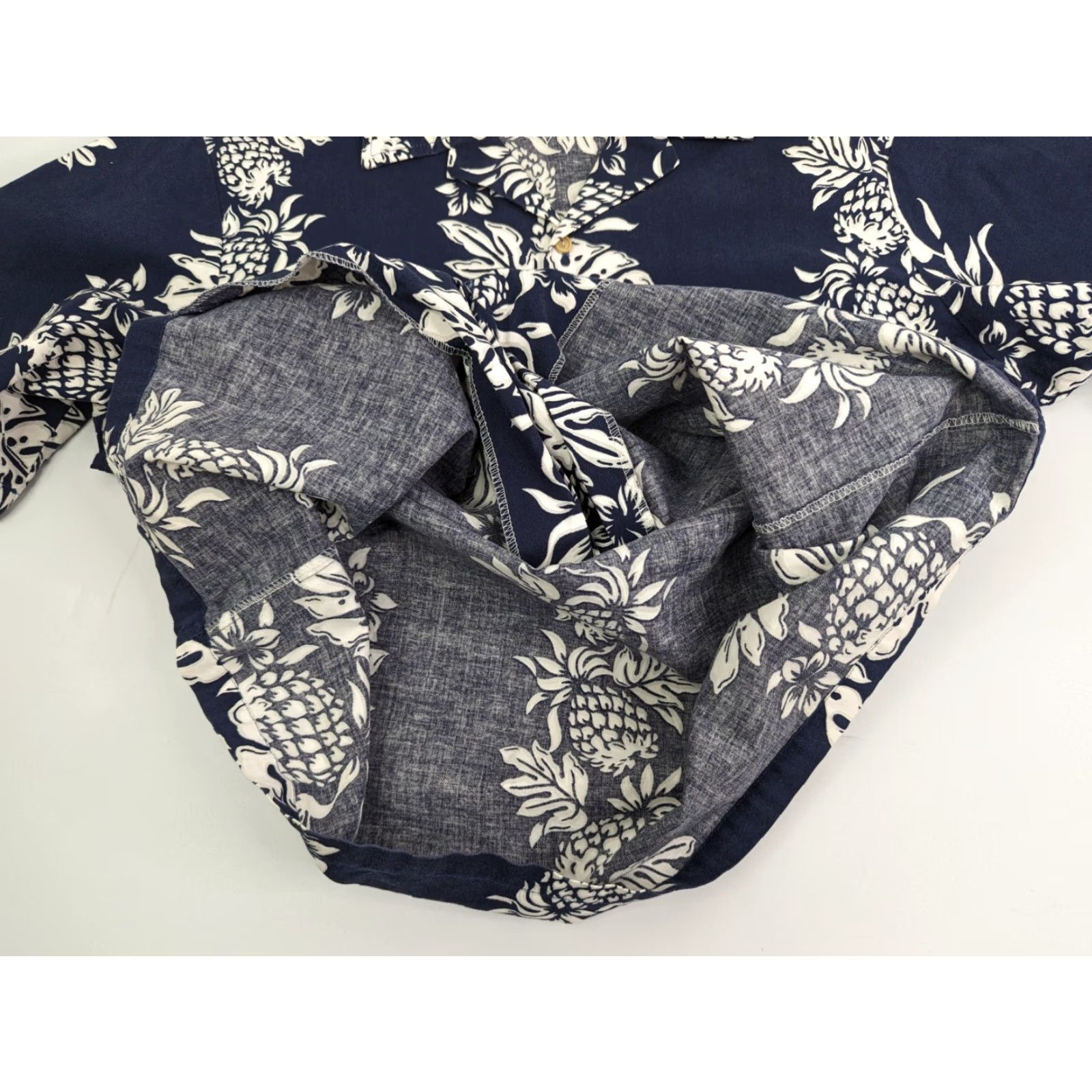 Vintage RJC Mens Hawaiian Shirt Navy Blue Made In Hawaii Pineapple Camp Large Button-Up Short Sleeve Cotton Size US L / EU 52-54 / 3 - 8 Thumbnail