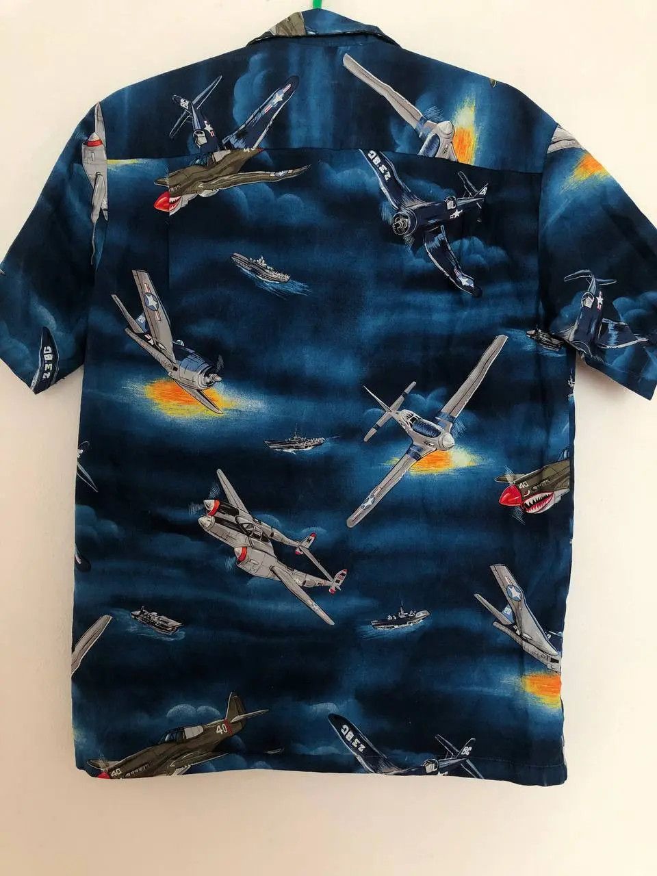 Vintage Hawaiian Airplane Fighter Jet Print Mens M Novelty Aviation Size US M / EU 48-50 / 2 - 2 Thumbnail
