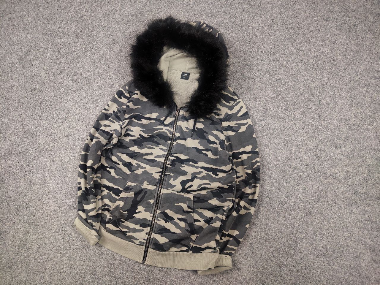 If Six Was Nine Vintage Japan if six was nine Bondage Fur Zip Hoodie Y2K Size US S / EU 44-46 / 1 - 3 Thumbnail
