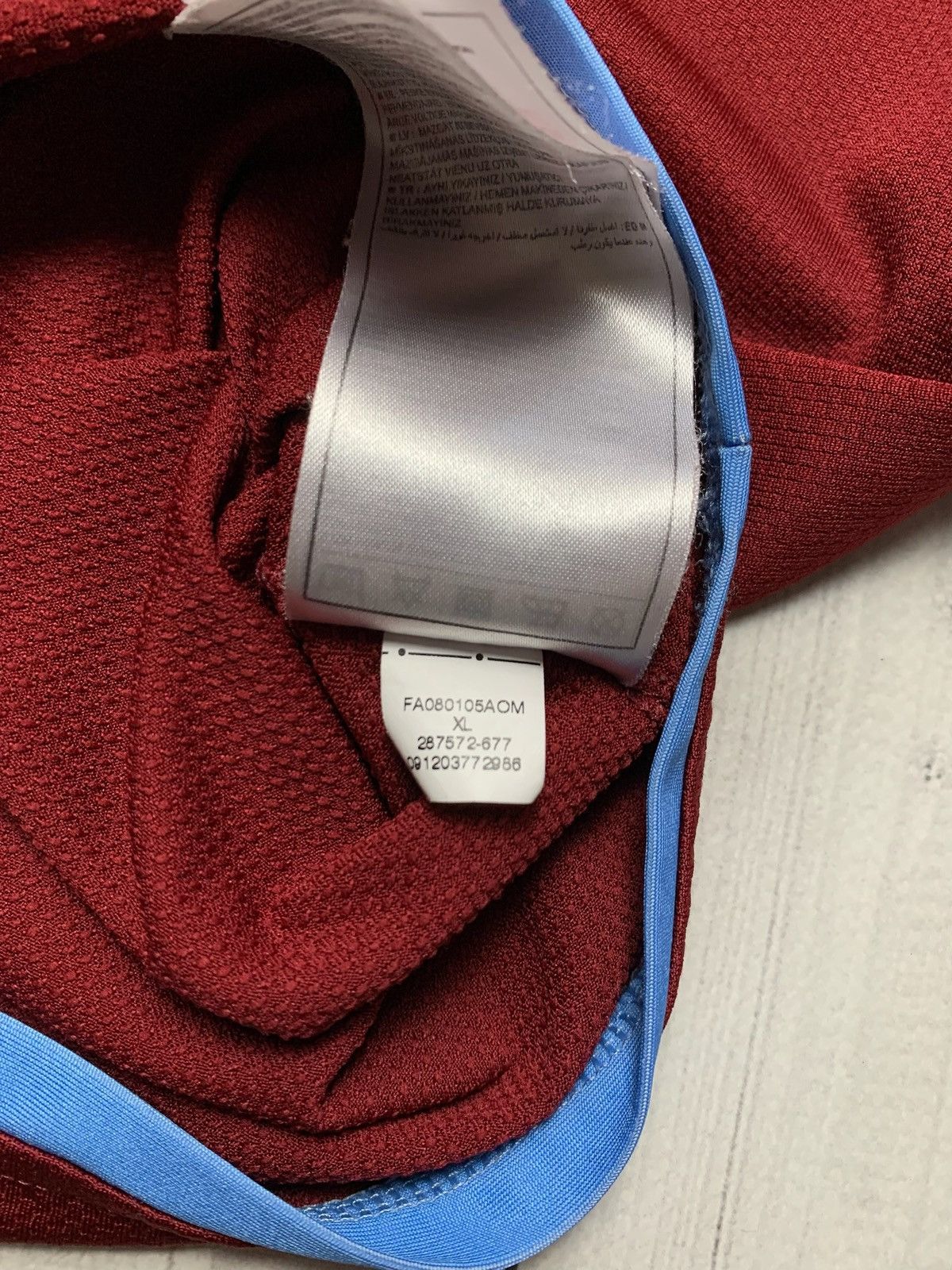 Nike × Vintage Vintage Nike Aston villa soccer jersey size Xs Size US XS / EU 42 / 0 - 6 Thumbnail