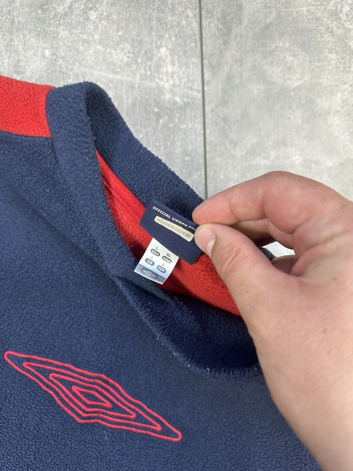 Umbro Umbro Vintage Fleece Sweatshirt Centr Logo Size US L / EU 52-54 / 3 - 7 Thumbnail