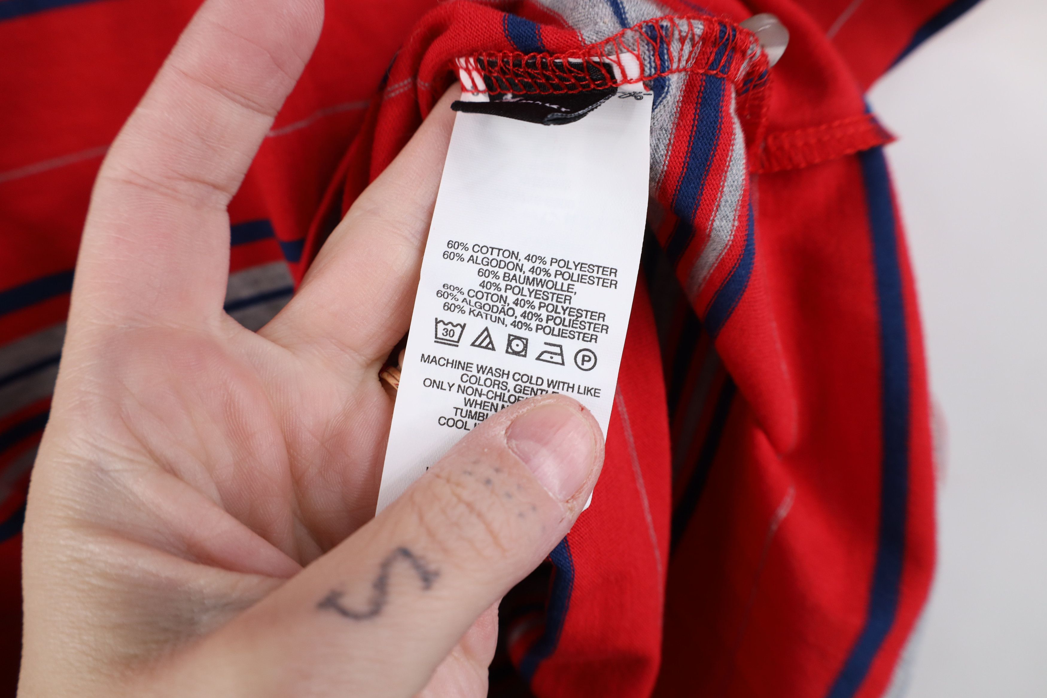 Oakley Deadstock Vintage Y2K Oakley Knit Collared Polo Shirt Red Size US M / EU 48-50 / 2 - 11 Thumbnail