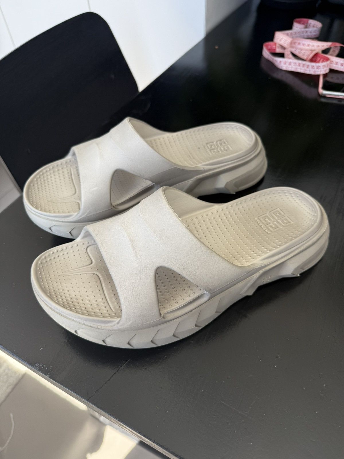 Givenchy GIVENCHY marshmallow slide sandals men TAUPE Size US 11 / EU 44 - 5 Thumbnail