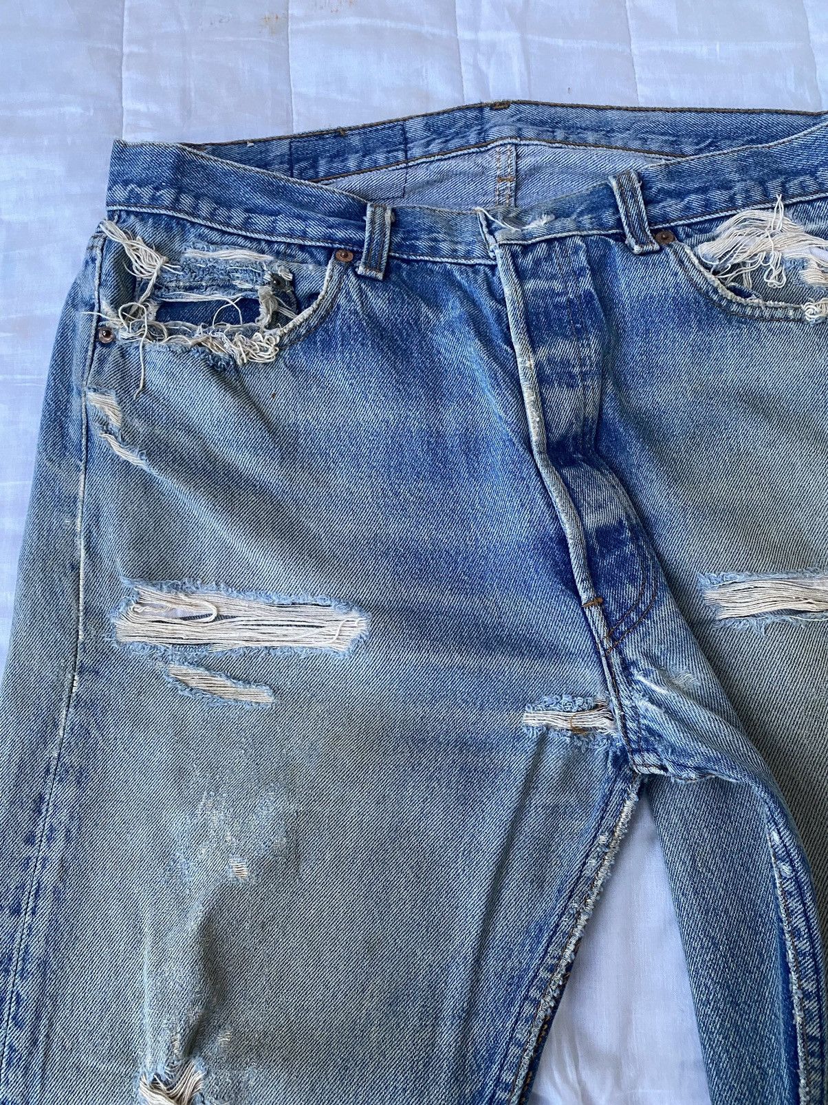 Levi's × Levi's Vintage Clothing VINTAGE LEVIS 501 USA THRASHED DISTRESS DENIM JEANS Size US 34 / EU 50 - 15 Thumbnail