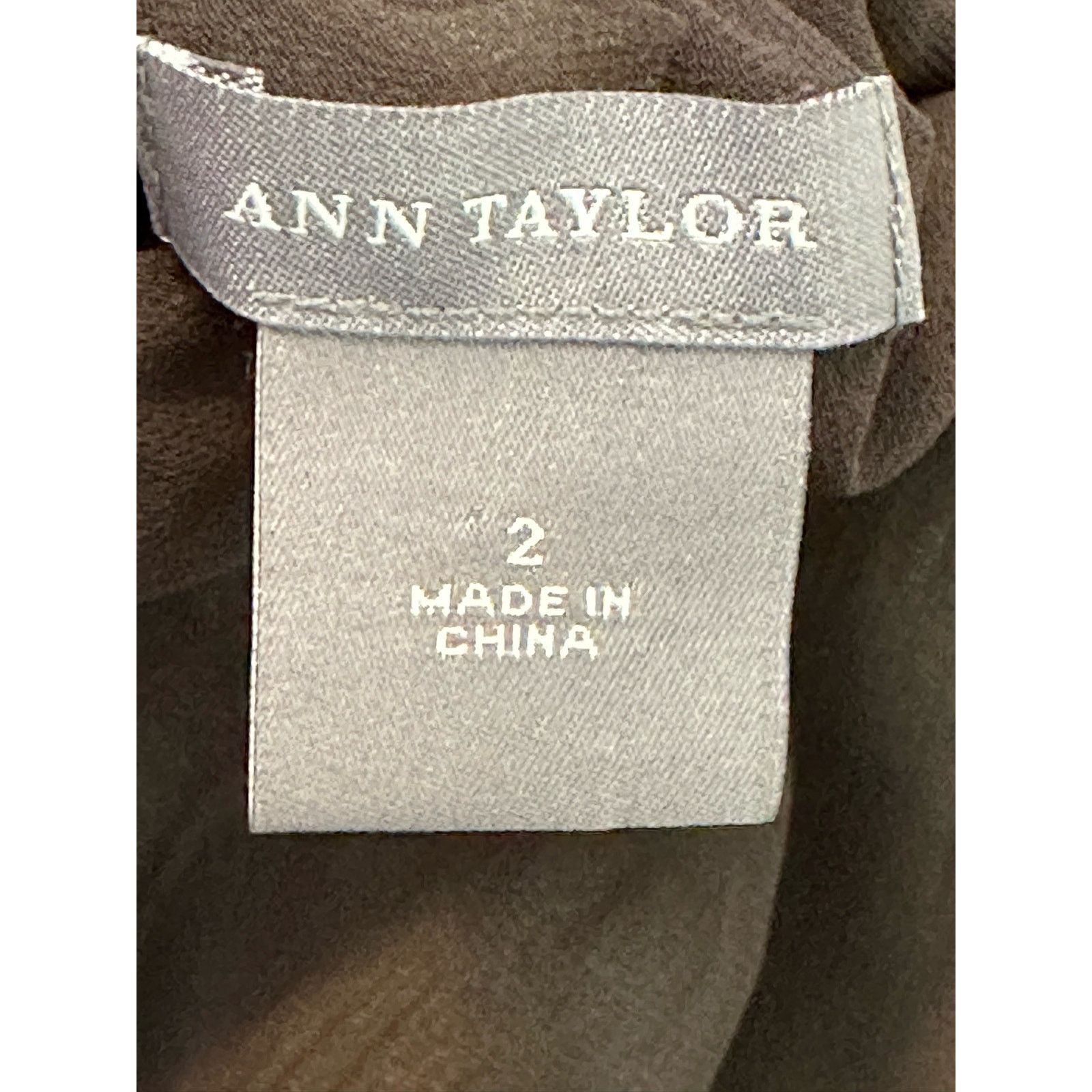 Ann Taylor Ann Taylor brown silk animal print sleeveless blouse size 2 Size XS / US 0-2 / IT 36-38 - 3 Thumbnail