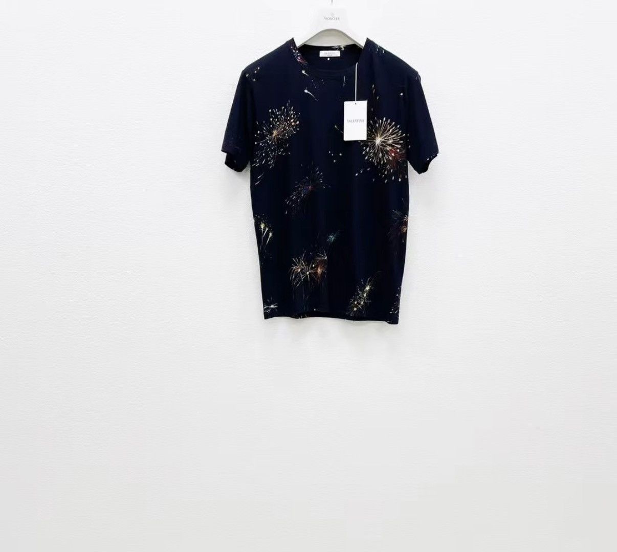 Valentino VALENTINO 100% Cotton Short Sleeve T-shirt J30 Size US S / EU 44-46 / 1 - 1 Thumbnail