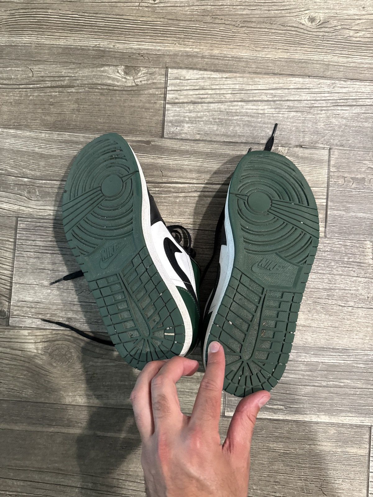 Jordan Brand Air Jordan 1 Low 'Green Toe' Size US 12 / EU 45 - 2 Thumbnail