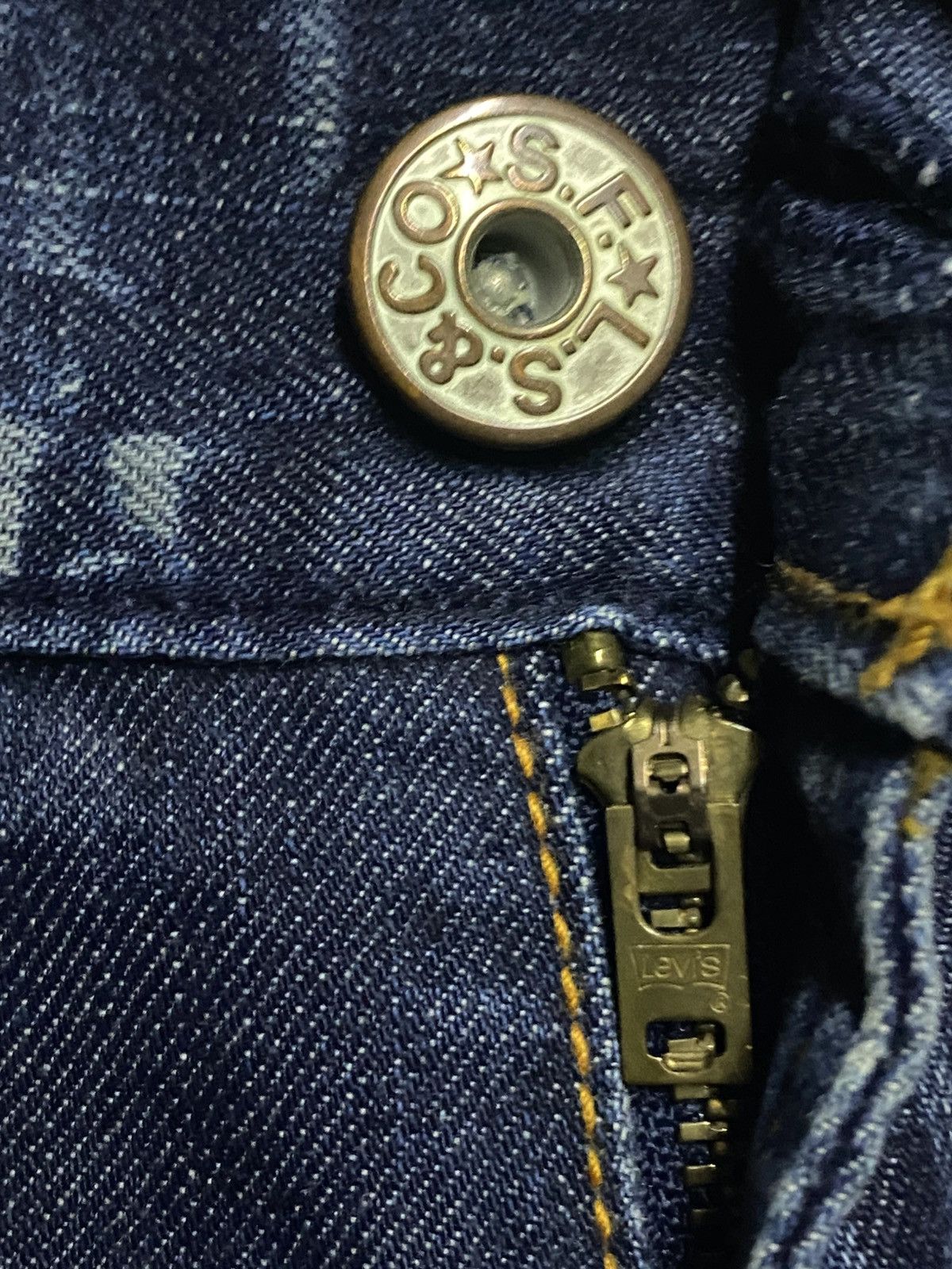 Levi's Vintage Levis 504 Fade Wash Distressed Straight Loose Jeans Size US 32 / EU 48 - 15 Thumbnail
