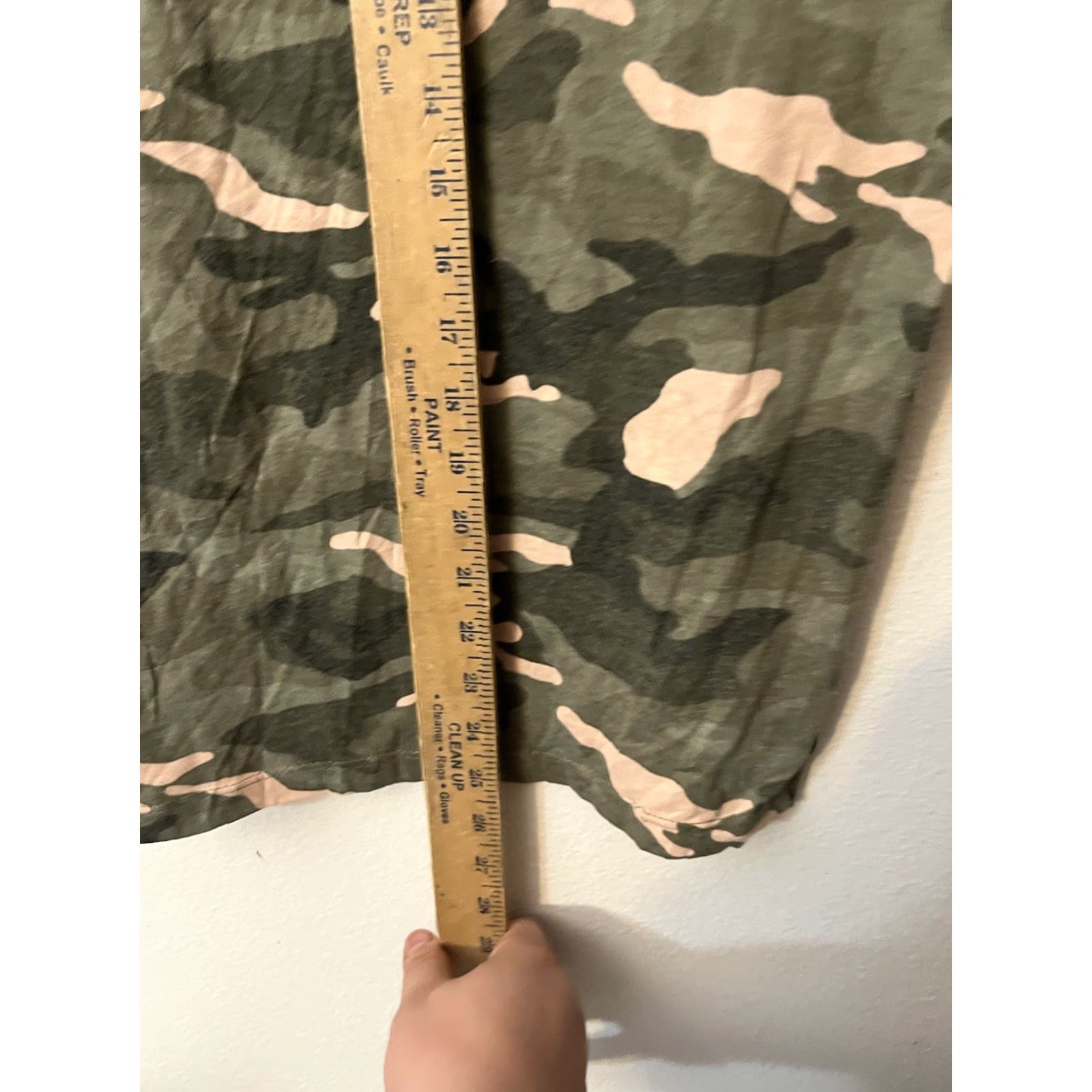 Old Navy Old Navy Men’s Camouflage Short Sleeve T-Shirt – Green, Size S, Crew Neck, Cotton Knit, Regular Fit Size US S / EU 44-46 / 1 - 4 Thumbnail