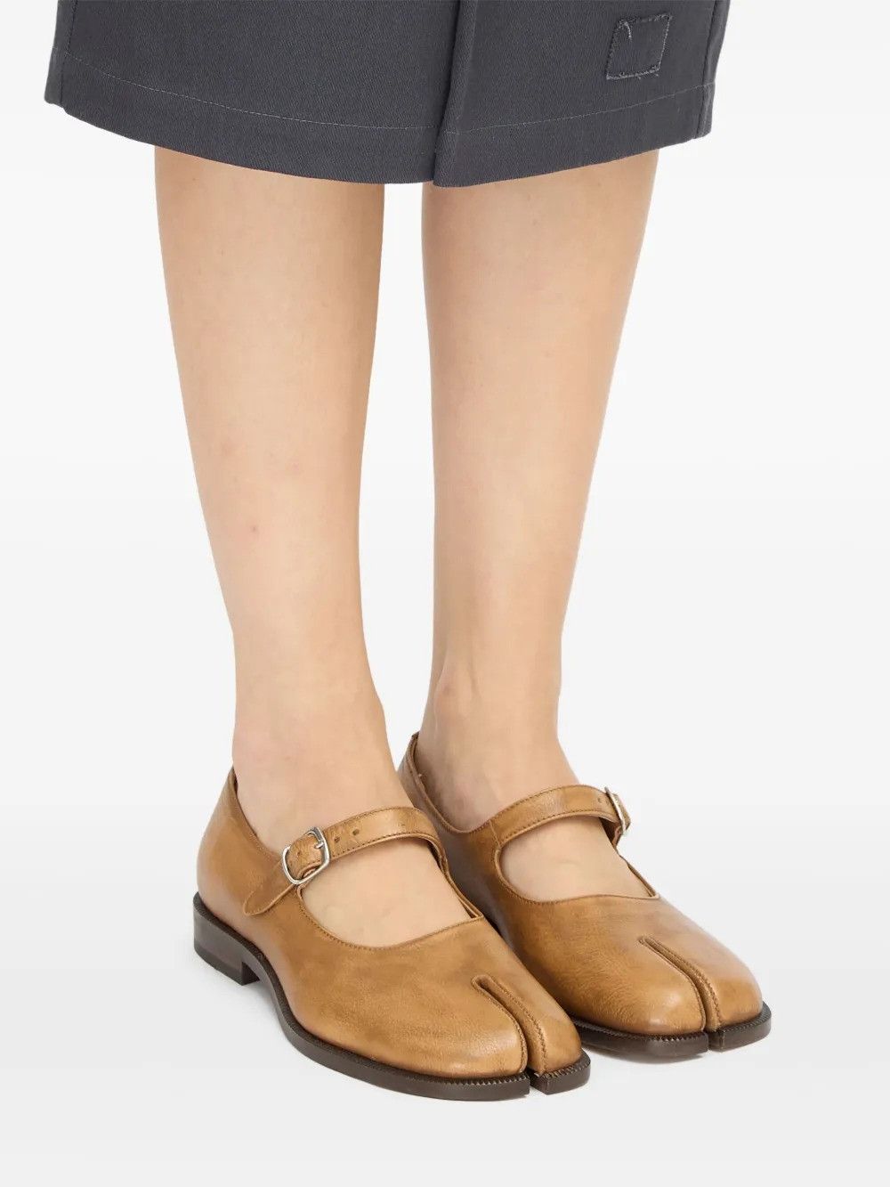 Maison Margiela o1w1db10526 Tabi Mary Jane Loafers in Beige Size US 7 / IT 37 - 2 Thumbnail