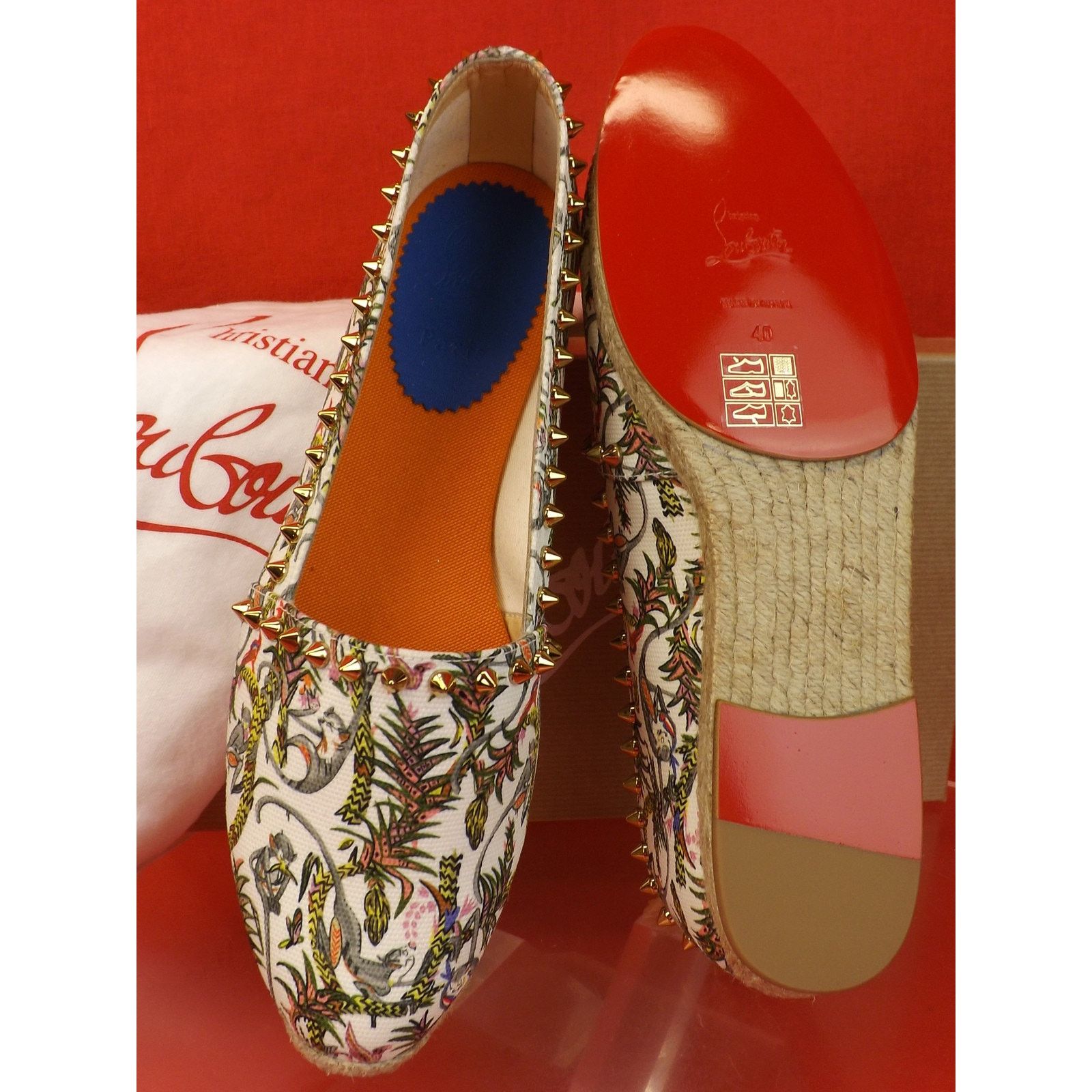 Christian Louboutin LOUBOUTIN IVORY ARES CANVAS GOLD STUDS ESPADRILLES FLATS 39 Size US 9 / IT 39 - 10 Thumbnail