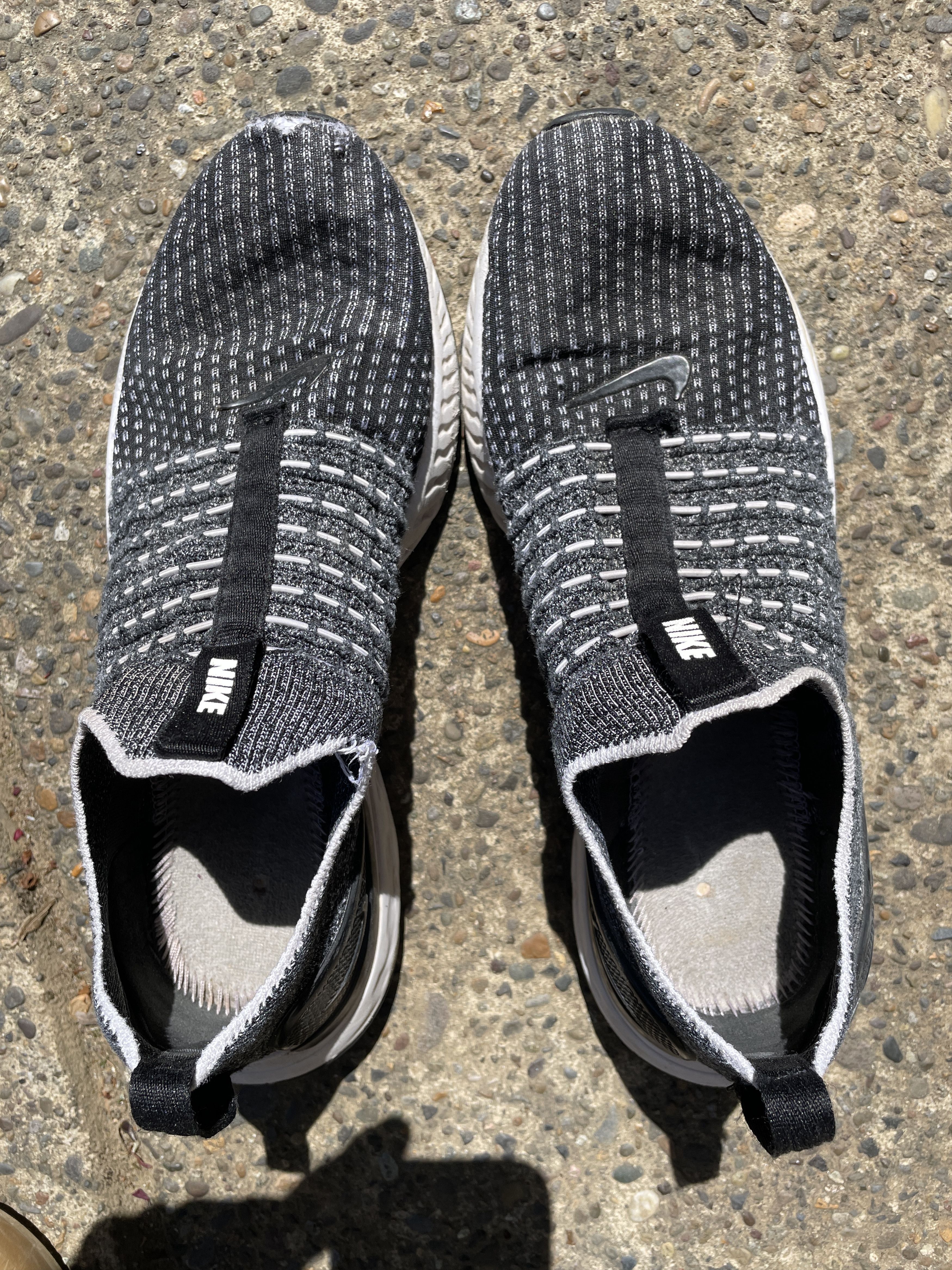 Nike Nike React Phantom Run Flyknit 2 Oreo - 6.5 Size US 6.5 / EU 39-40 - 2 Thumbnail