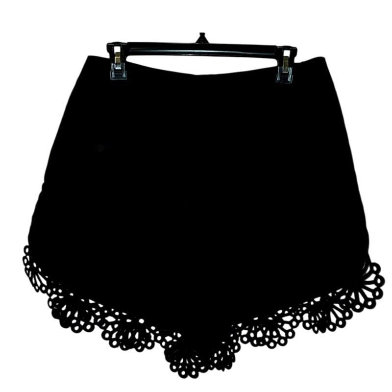Free People NWT Lover Linen Shorts SCALLOPED LACE TRIM $295 SIZE US 8 Size 30" / US 8 / IT 44 - 1 Thumbnail