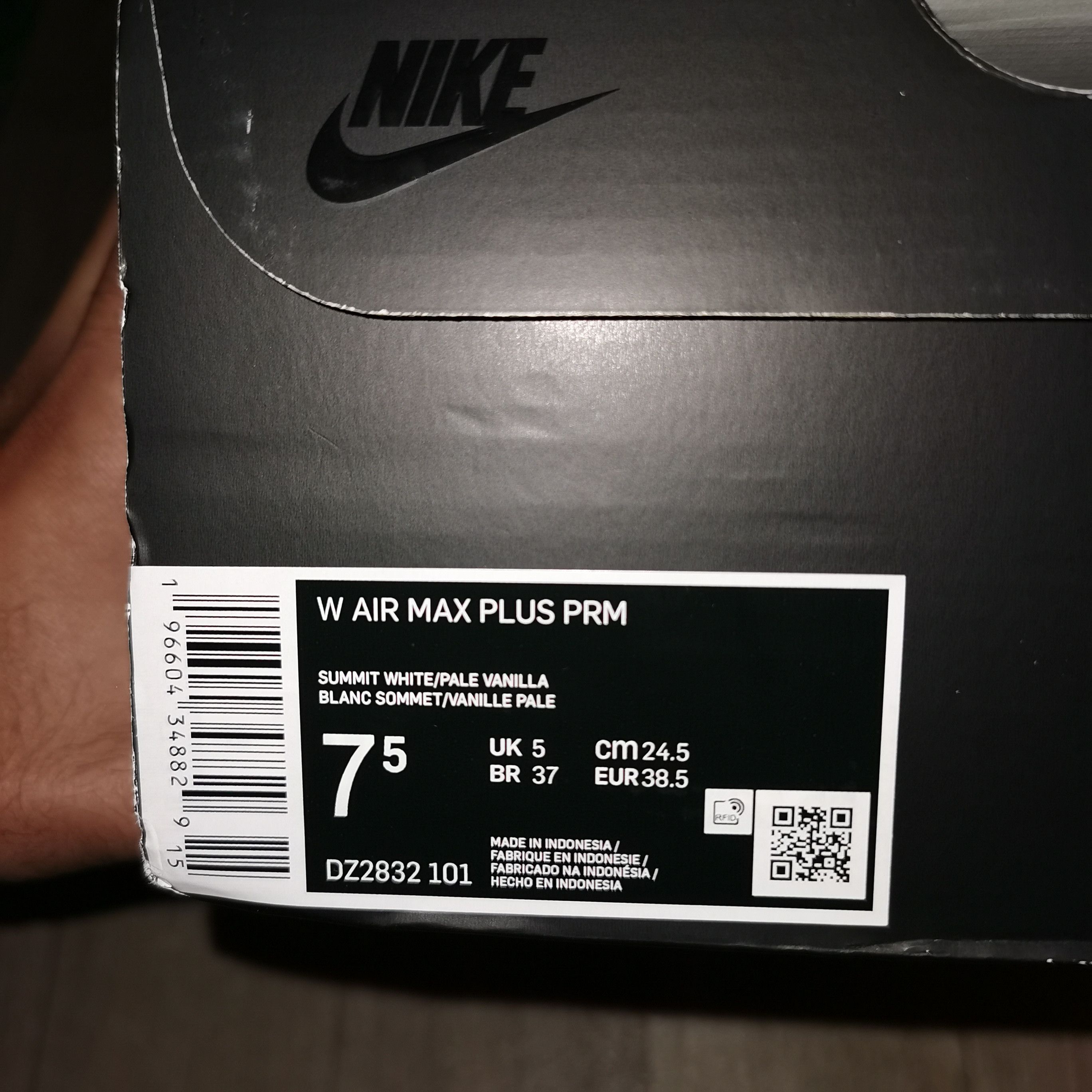 Nike W nike tn AIR MAX PLUS PRM, SUMMIT WHITE /PALE VANILLA Size US 7.5 / IT 37.5 - 11 Thumbnail