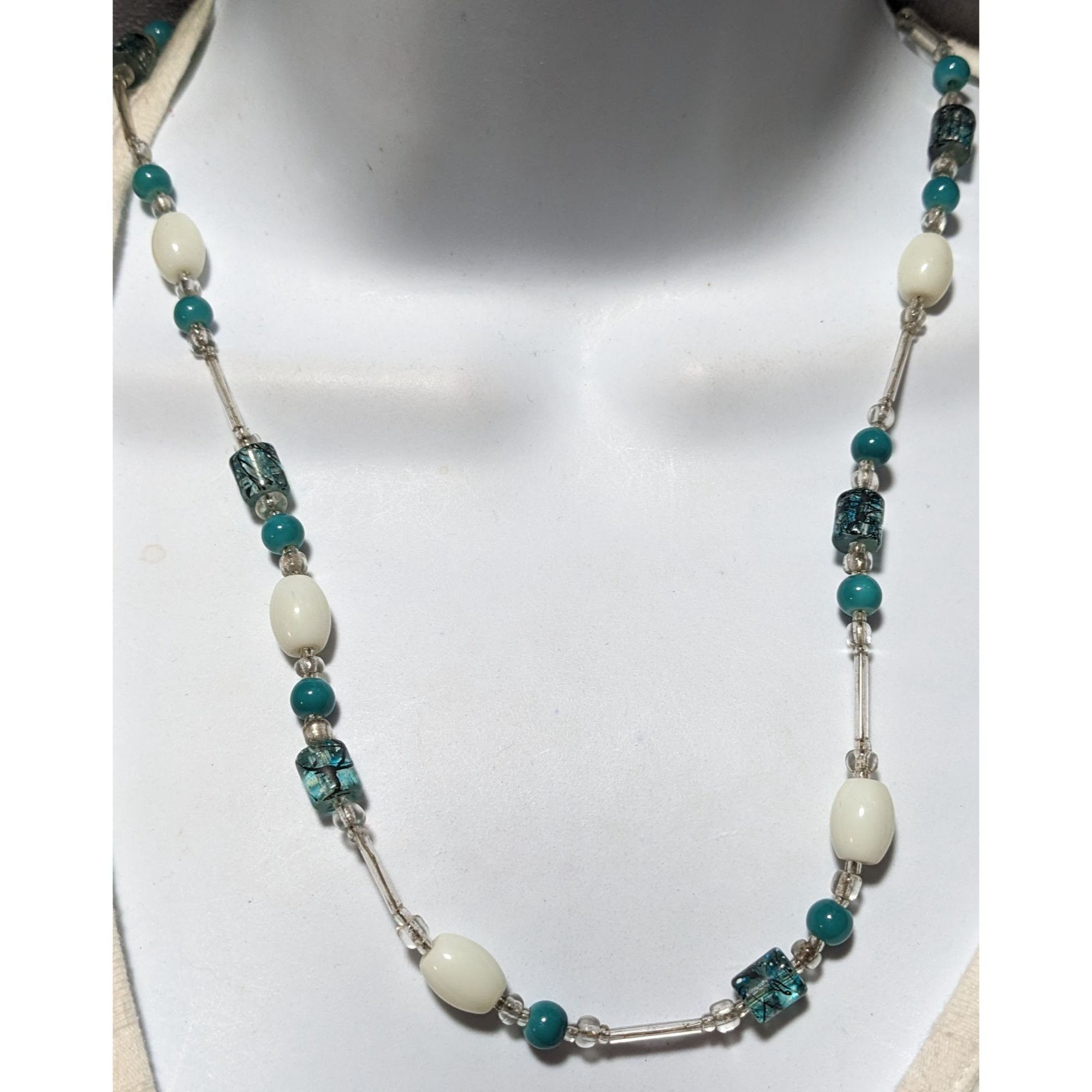 Other Blue And White Glass Beaded Toggle Necklace Size ONE SIZE - 5 Thumbnail
