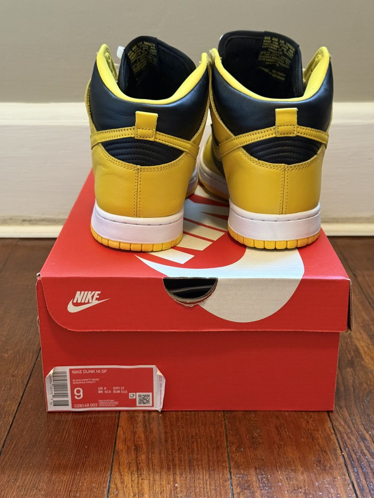 Nike Nike Dunk Hi QS Varsity Maize (IOWA) 2020 Size US 9 / EU 42 - 2 Thumbnail