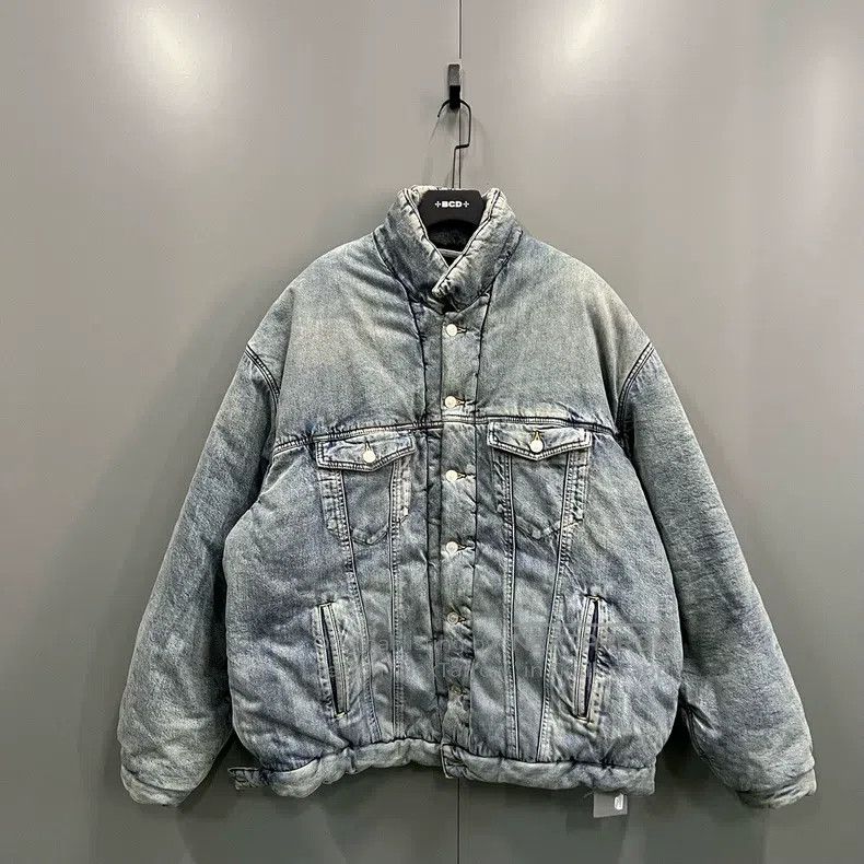 Balenciaga Balenciaga Blue Washed Effect Denim Jacket Size US S / EU 44-46 / 1 - 1 Thumbnail