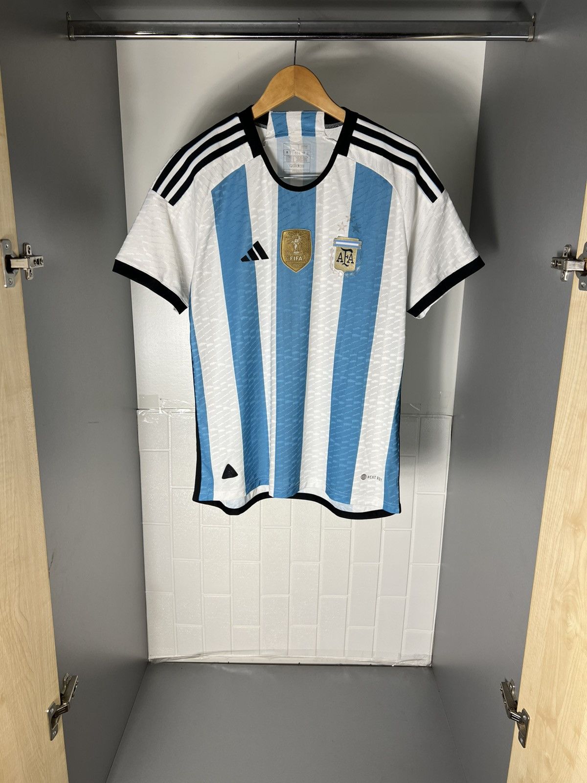 Vintage VERY RARE ADIDAS ARGENTINA SOCCER JERSEY RETRO BLOKE Y2K 90s Size US XL / EU 56 / 4 - 8 Thumbnail