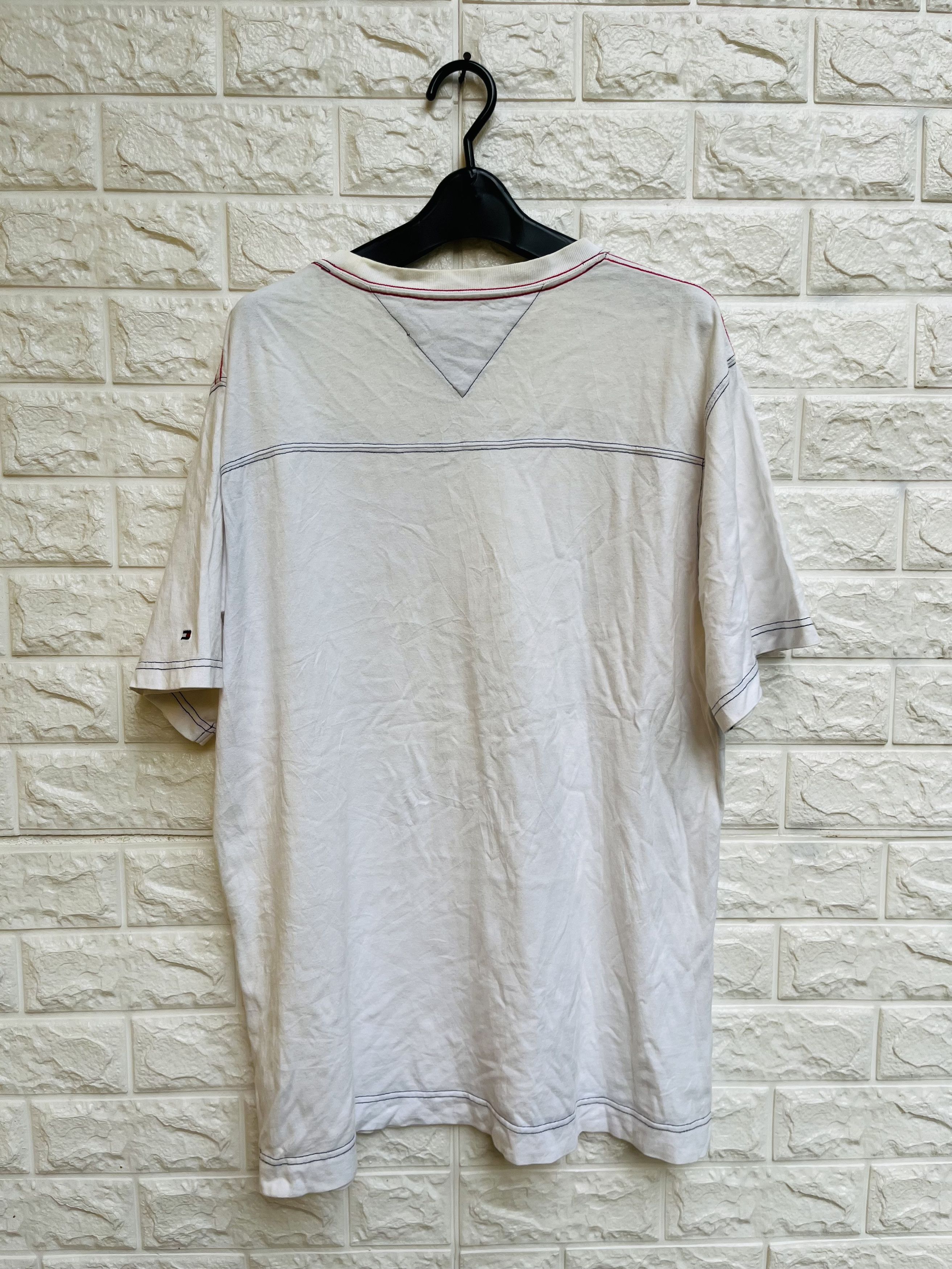 Vintage Tommy Hilfiger Streetwear Fashion Style Shirt