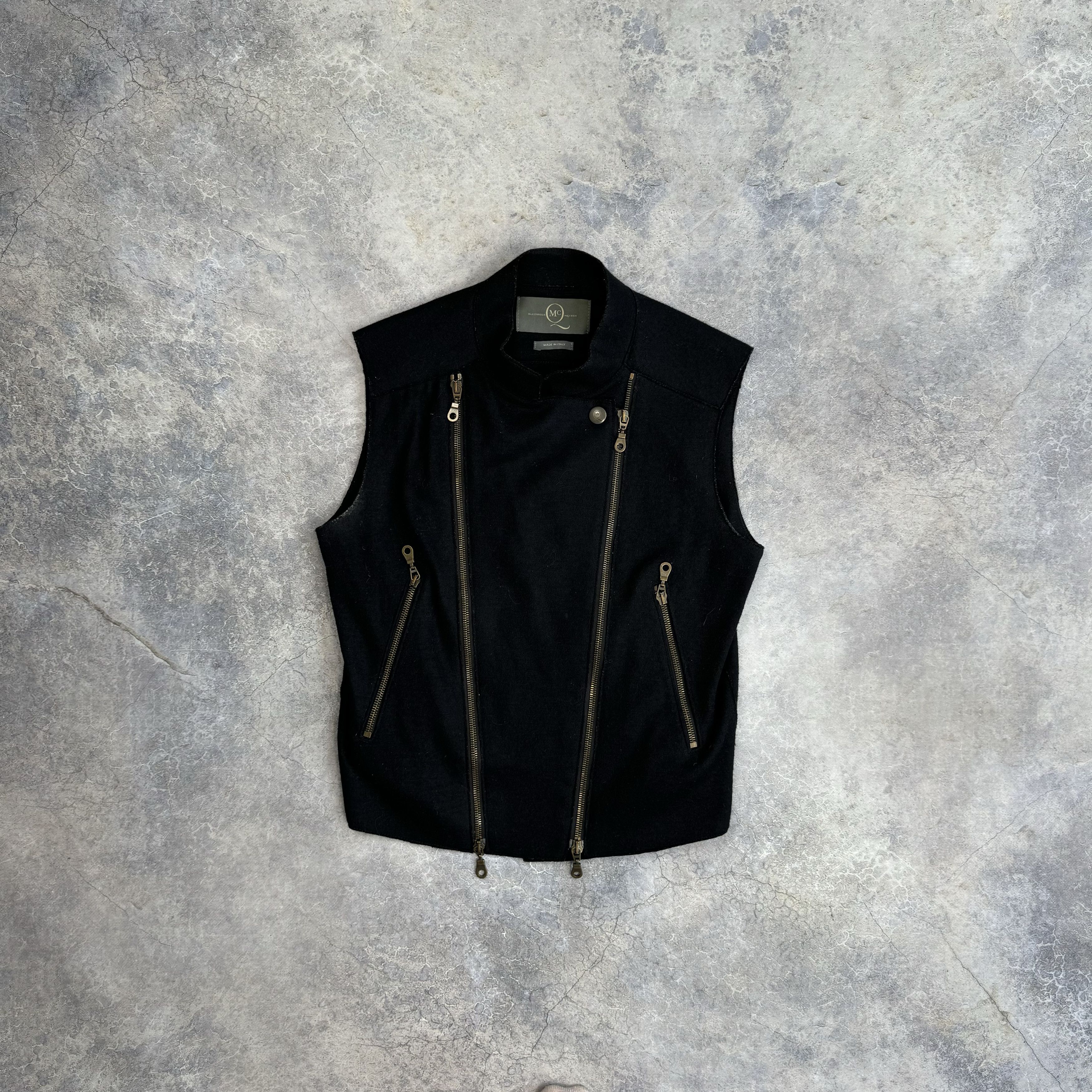 レザージャケット・コート alexander mcqueen 'Bow knot' biker vest (780912Q5ALT 1000) Alexander Mcqueen 'Bow Knot' Biker Vest Leather | THE LIST
