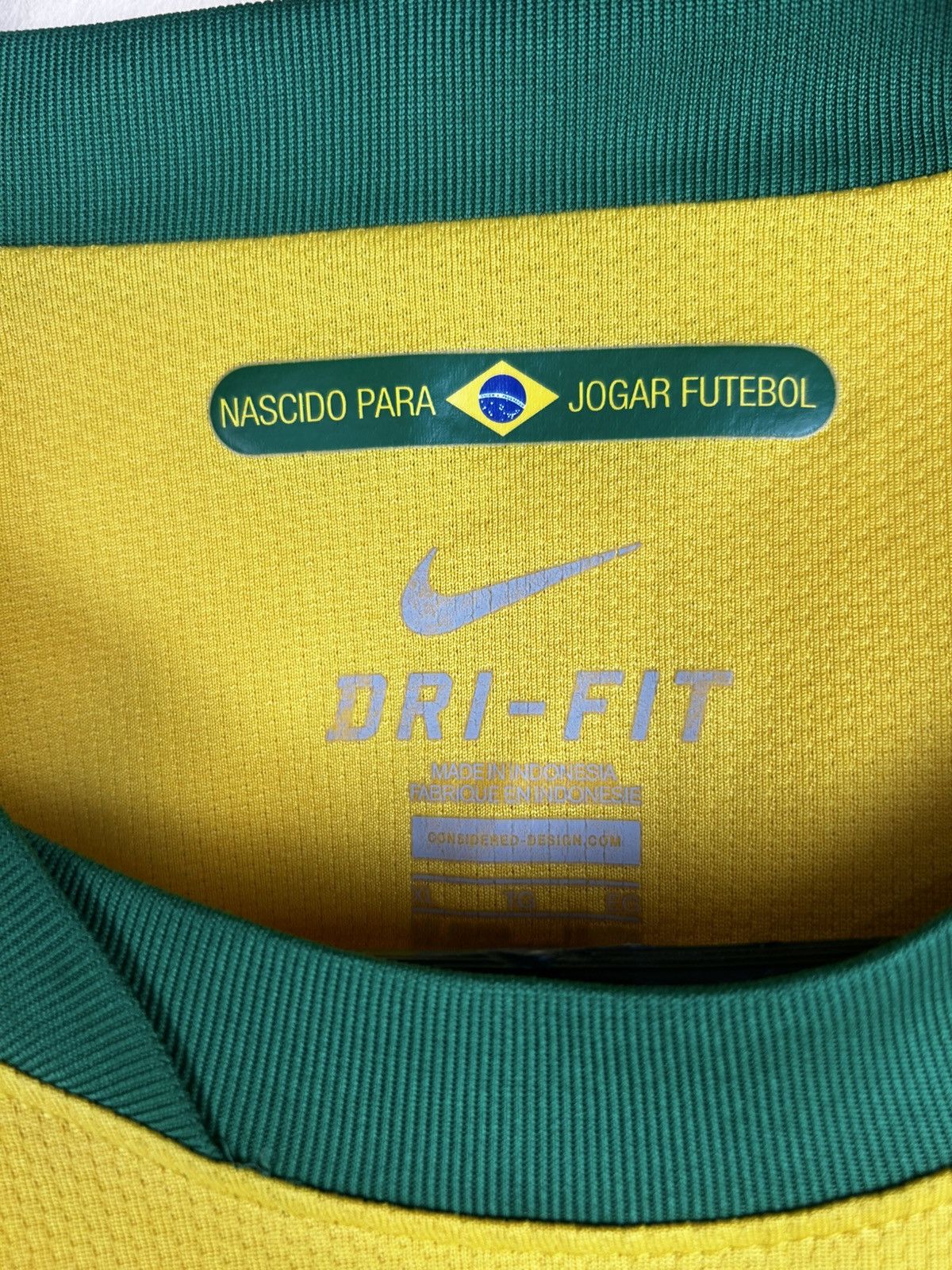 Nike Vintage Brasil Official Jercey season 2010/2011 Size US XL / EU 56 / 4 - 4 Thumbnail