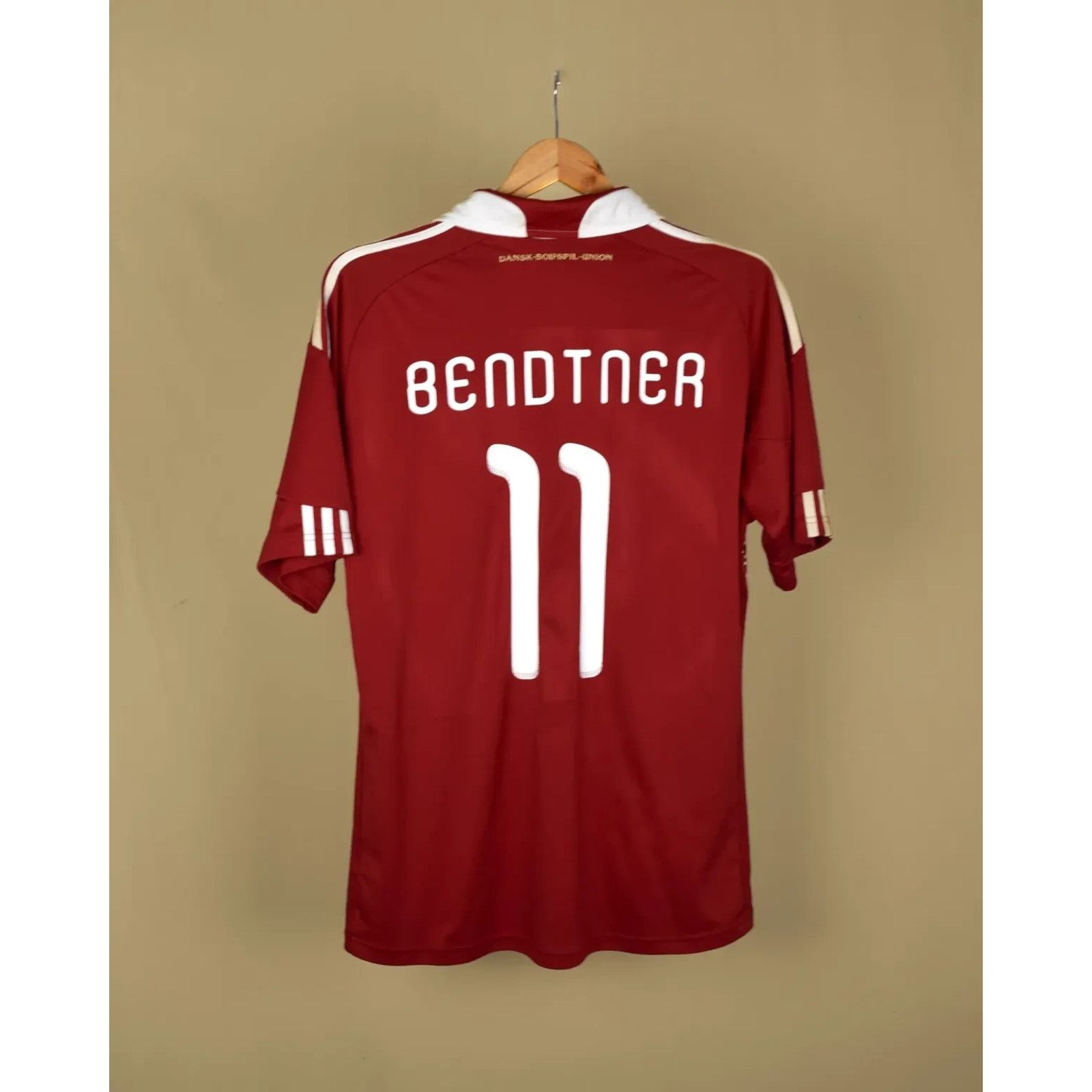 Adidas AUTHENTIC 2010 Denmark Bendtner #11 – Soccer Jersey Size L Size US L / EU 52-54 / 3 - 2 Thumbnail