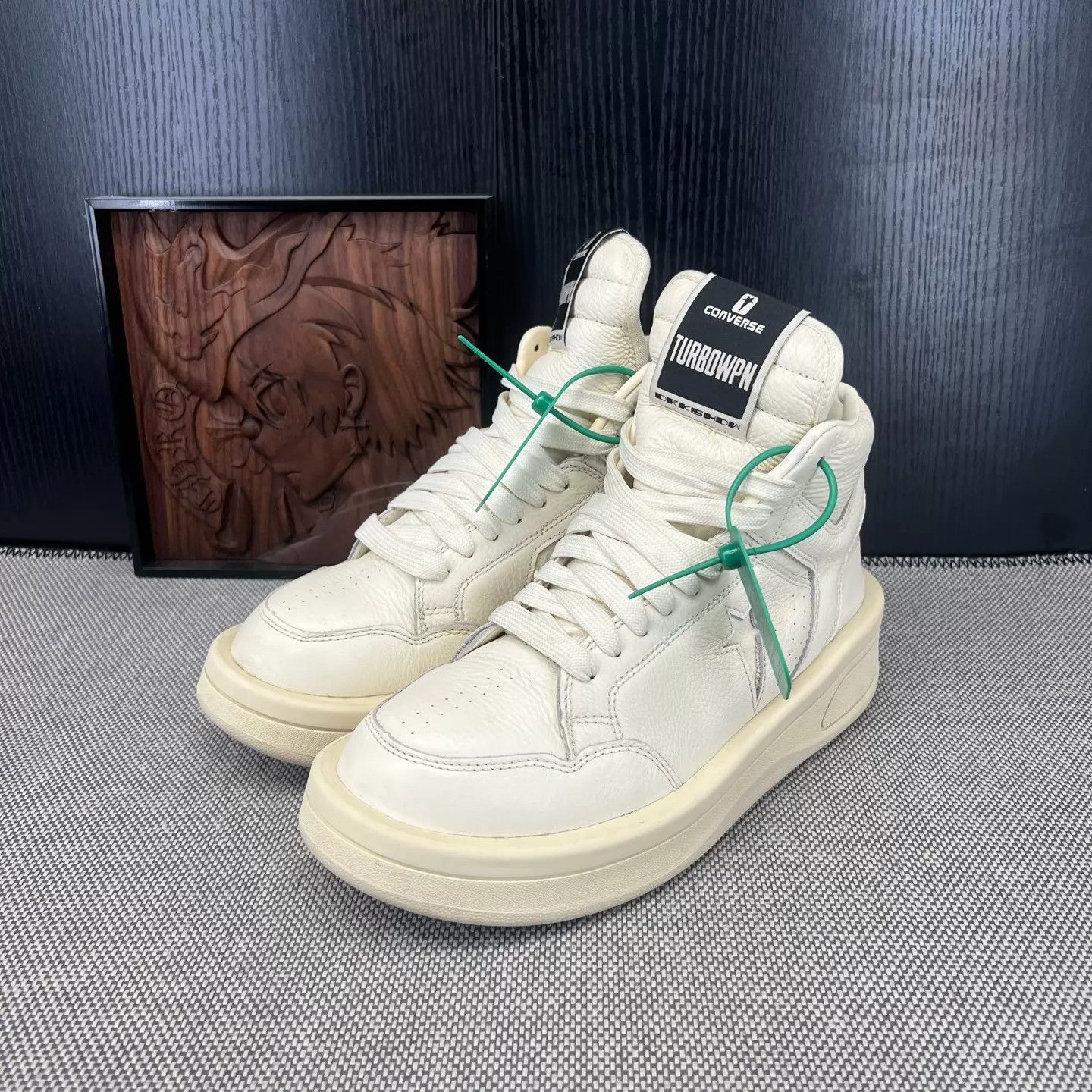 Converse Converse Ivory White 40.5 with Box Near Mint Size US 7.5 / EU 40-41 - 1 Thumbnail