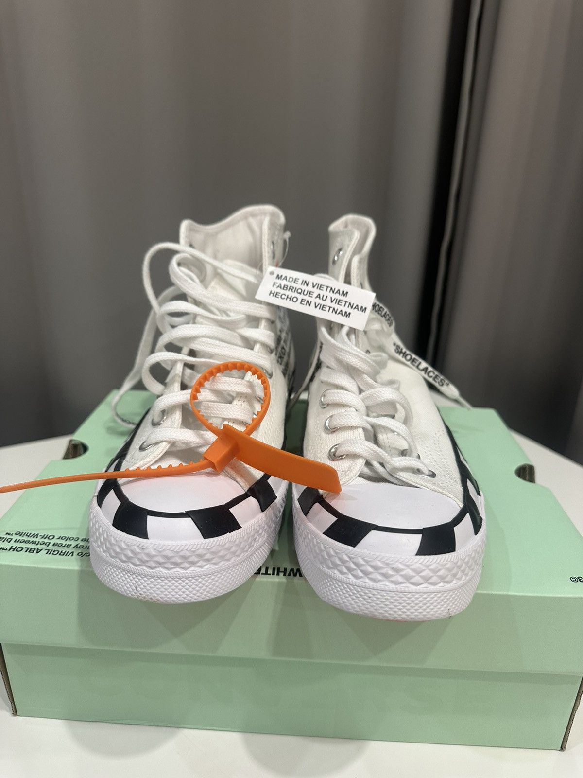 Converse × Off-White Converse x Off white Size US 6.5 / EU 39-40 - 2 Thumbnail