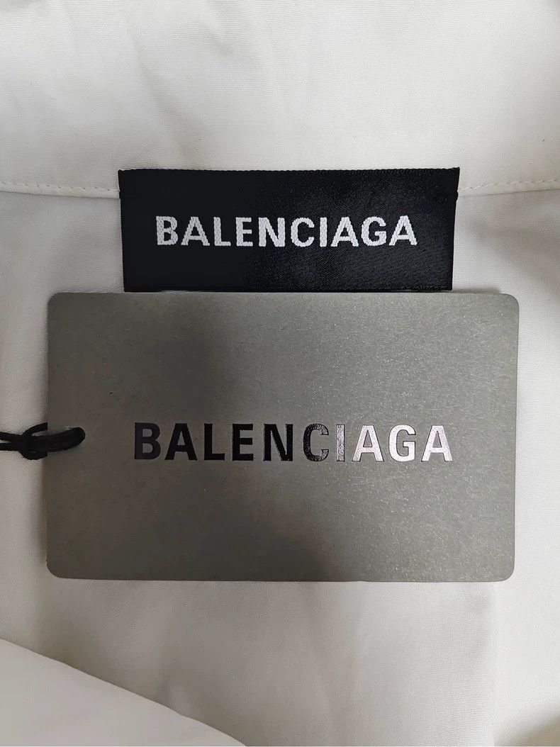 Balenciaga Balenciaga MasterCard Show White Jacket 2502-Nextarrow Size US S / EU 44-46 / 1 - 4 Thumbnail