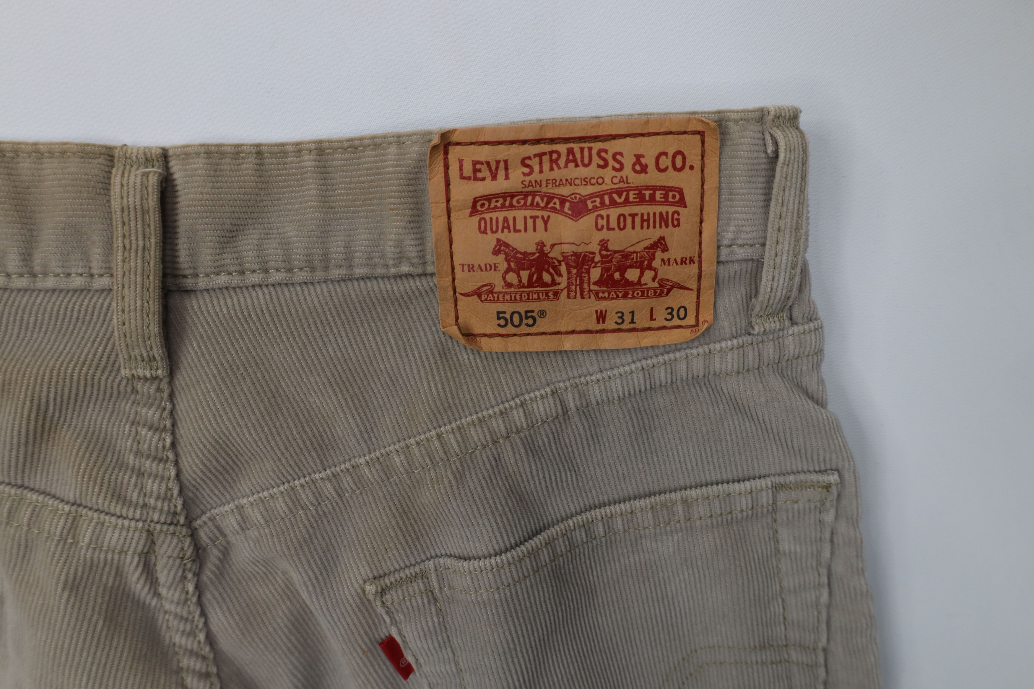 Levi's Vintage Y2K Levis 505 Regular Straight Leg Corduroy Pants Size US 31 - 15 Thumbnail