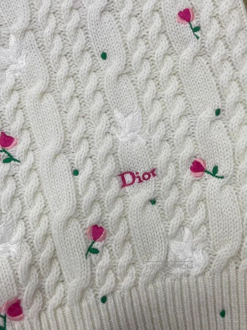 Dior Dior 26 early spring white pink flower embroidery knitted Size XS / US 0-2 / IT 36-38 - 2 Thumbnail