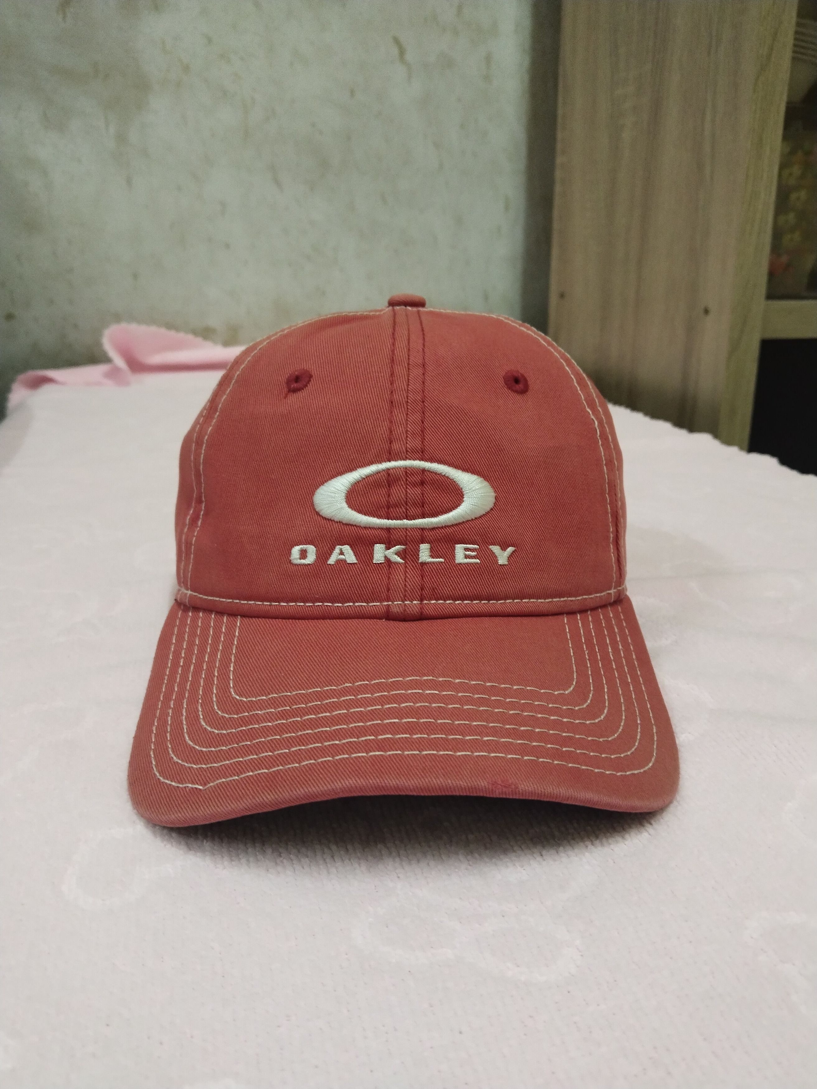 Oakley × Vintage VINTAGE SUN FADED OAKLEY RED POLO CAP Size ONE SIZE - 1 Thumbnail