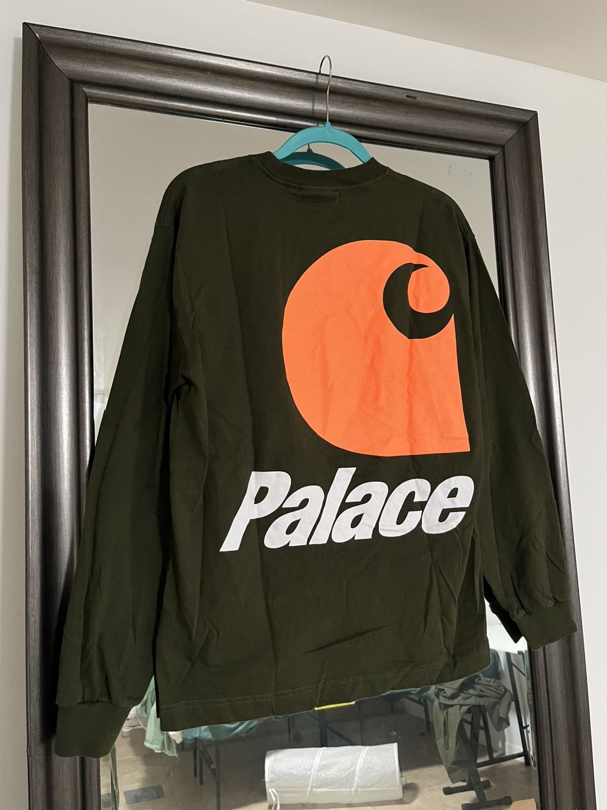 Carhartt Wip × Palace 2024 Palace x Carhartt WIP Logo Long-Sleeve 'Plant' green Size US M / EU 48-50 / 2 - 5 Thumbnail