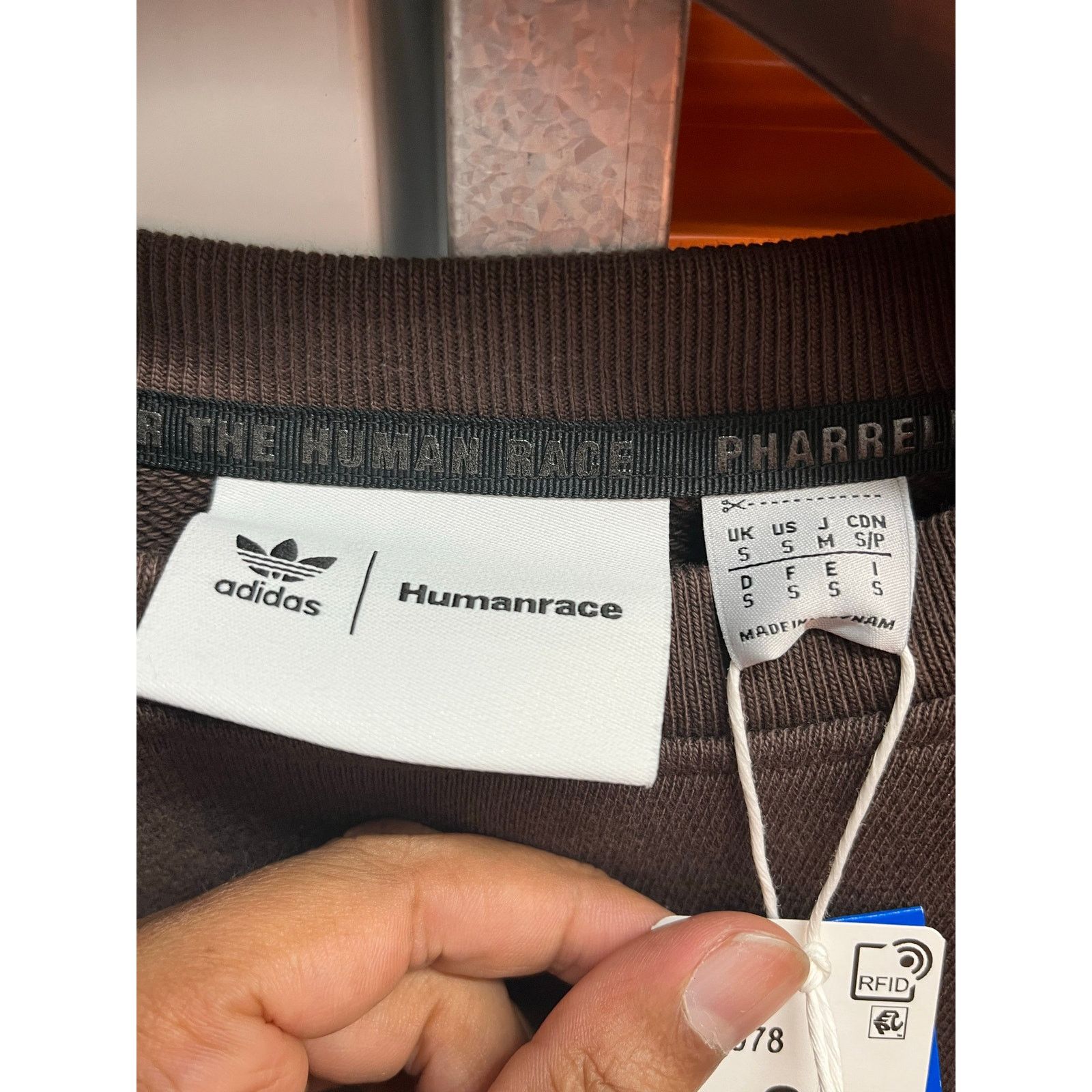 Adidas adidas x Humanrace - Brown Tonal Logo Sweater/ s / NWT Size US S / EU 44-46 / 1 - 4 Thumbnail