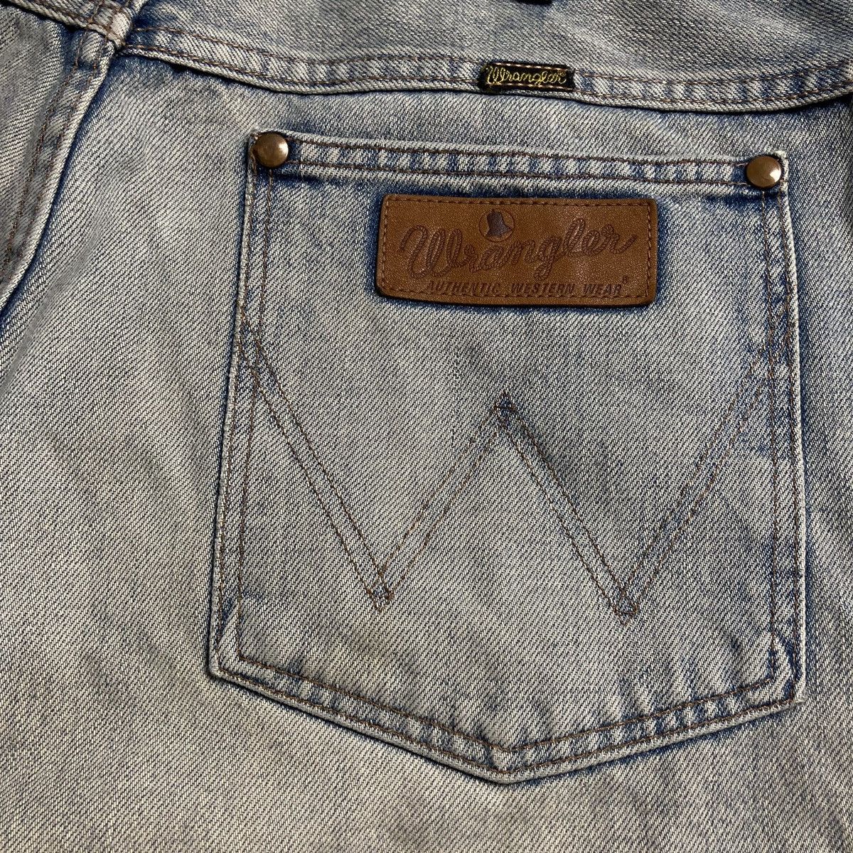 Japanese Brand × Vintage × Wrangler WRANGLER - Vtg 90s Jorts Mudwash Distressed Jeans 🇯🇵 Size US 34 / EU 50 - 8 Thumbnail