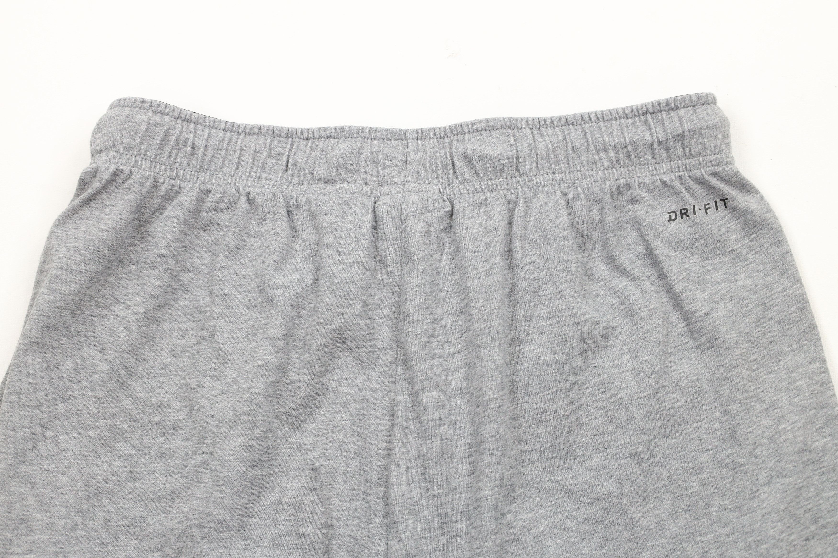Nike × Vintage Vintage Nike Mini Swoosh Above Knee Shorts Heather Gray Size US 32 / EU 48 - 9 Thumbnail