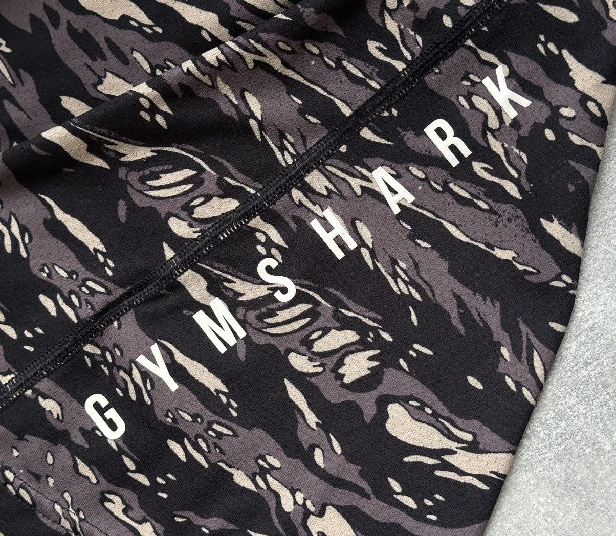 Gymshark Gymshark Arrival Camo Training T-Shirt Men's Size M Size US M / EU 48-50 / 2 - 6 Thumbnail