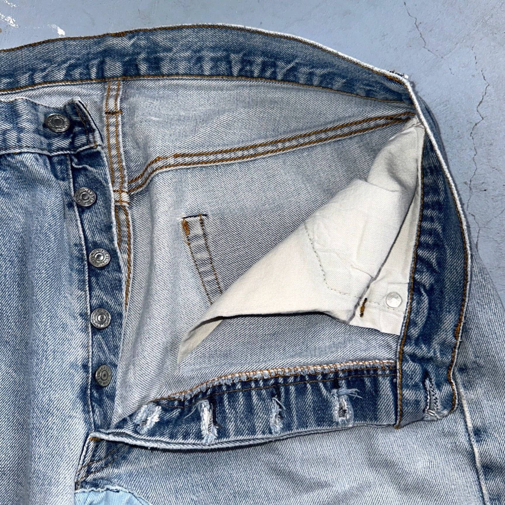 Levi's VINTAGE Levi's 501 Jeans Mens Regular 36x30 Blue Cotton Denim Distressed 80s USA Redline Selvedge Thrashed 36x30 Act 33x26 Size US 36 / EU 52 - 3 Thumbnail
