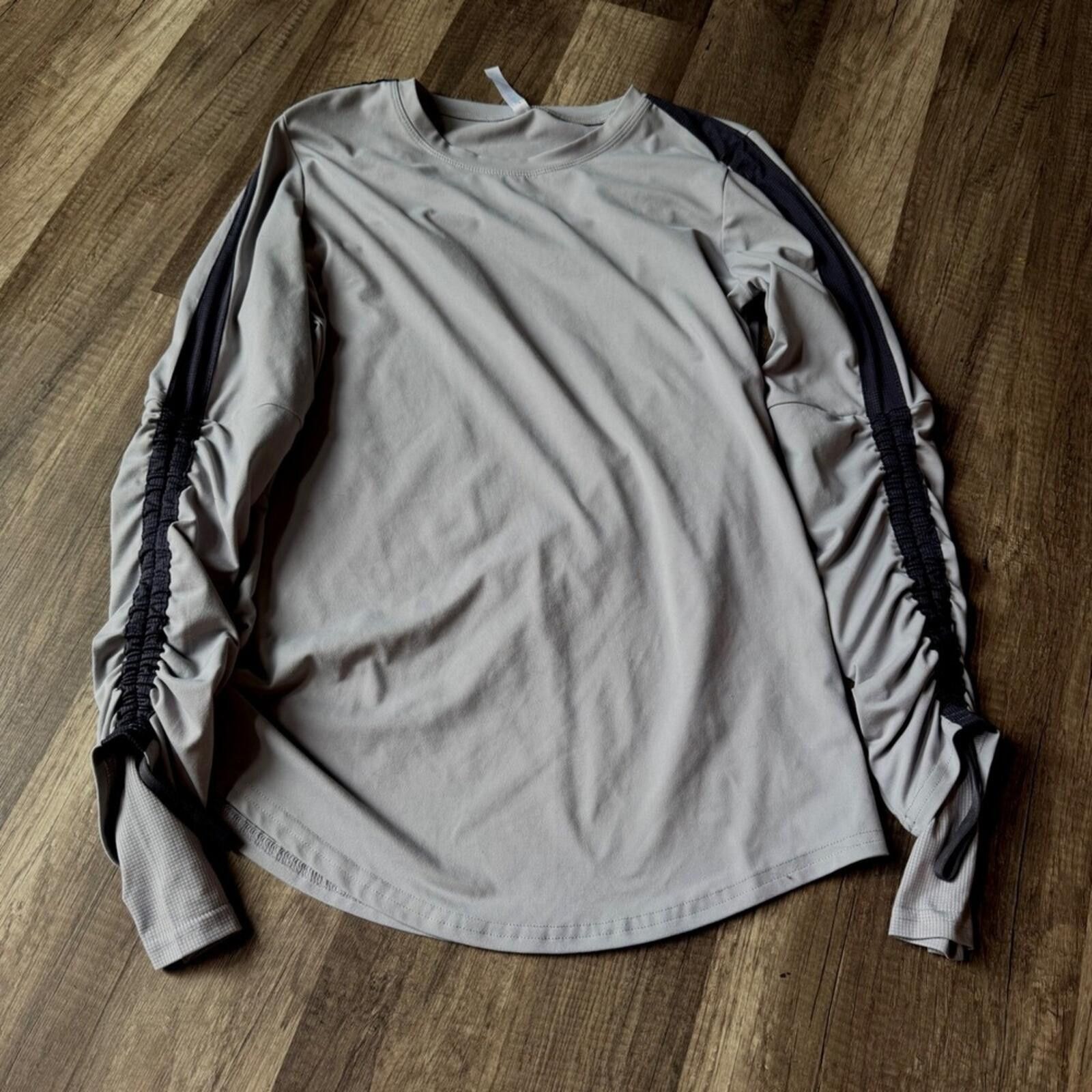 Fabletics Fabletics Womens Small Grey Ruched Long Sleeve Size S / US 4 / IT 40 - 1 Thumbnail