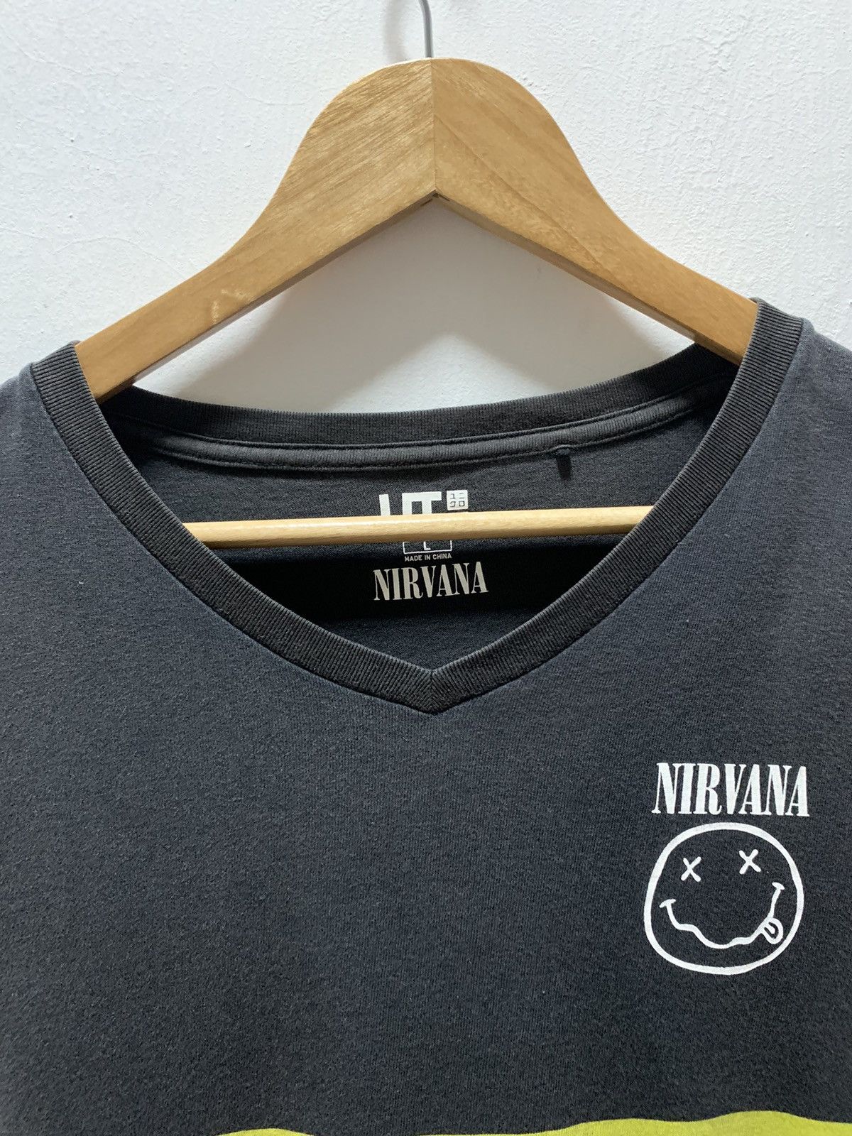 Band Tees NIRVANA X UNIQLO limited edition production Size US L / EU 52-54 / 3 - 5 Thumbnail
