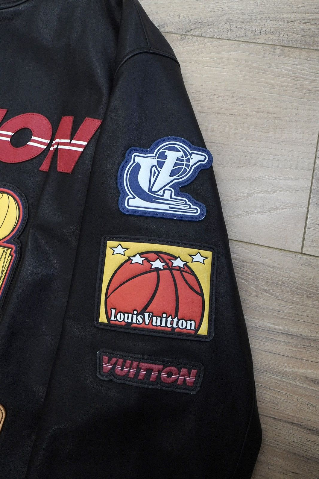 Louis Vuitton Louis Vuitton x NBA Logos Leather Hero Jacket 🏀🏆 Size US L / EU 52-54 / 3 - 8 Thumbnail
