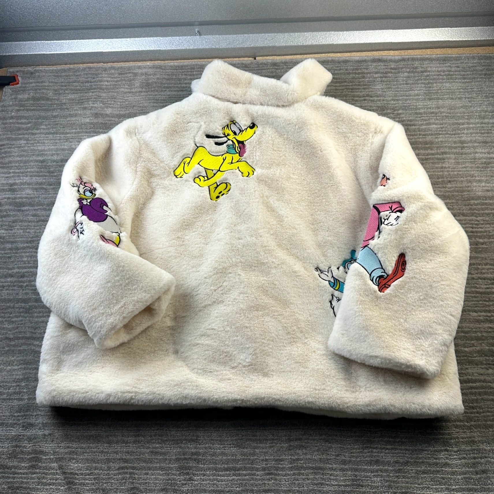 Disney Disney Jacket Womens 1X Faux Fur Mickey And Friends Full Zip Size XL / US 12-14 / IT 48-50 - 2 Thumbnail