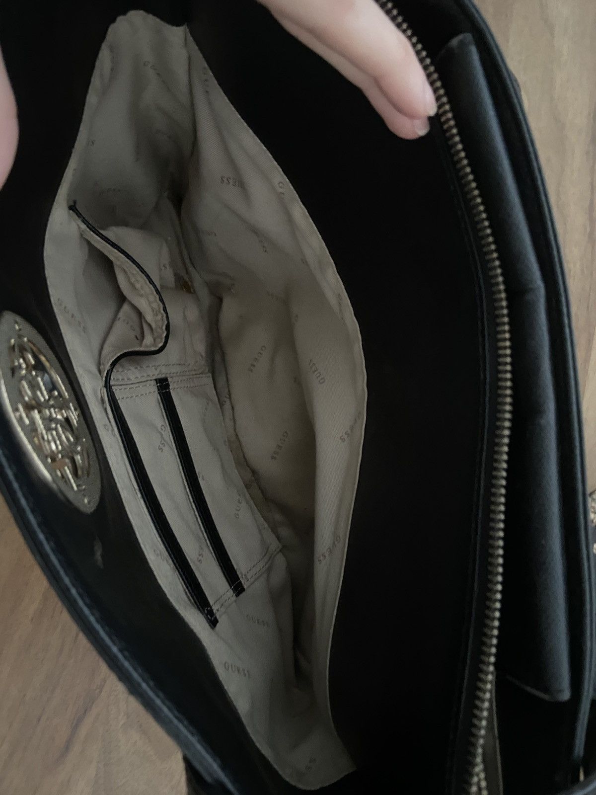 Guess black Guess tote or shoulder bag Size ONE SIZE - 3 Thumbnail