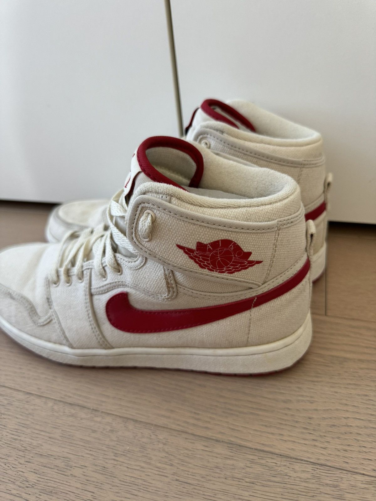 Jordan Brand 2010 Jordan 1 AJKO Vintage White Red 10 Size US 10 / EU 43 - 4 Thumbnail