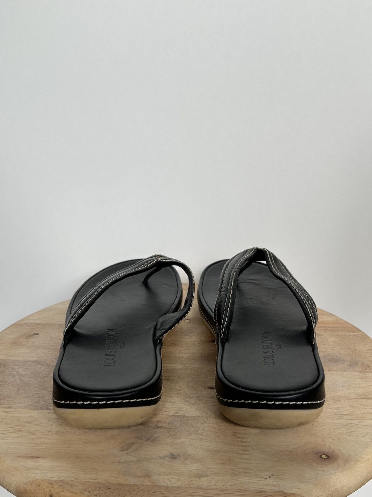 Louis Vuitton Louis Vuitton LV leather flip flops thongs with dustbag Size US 8.5 / IT 38.5 - 5 Thumbnail