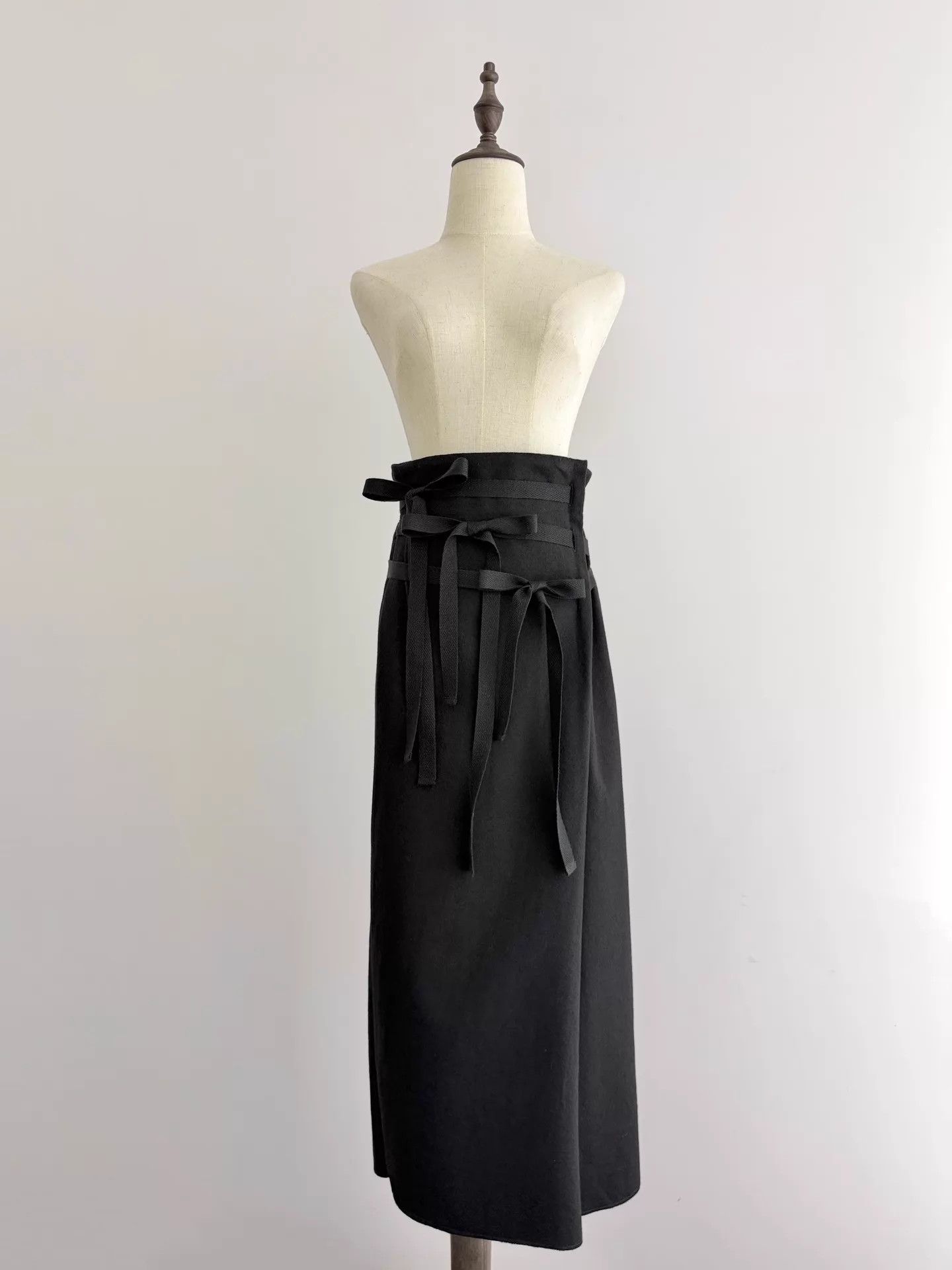 Comme des Garcons COMME DES GARCONS Triple Waist Tie BlackWool Skirt Size 27" / US 4 / IT 40 - 8 Thumbnail