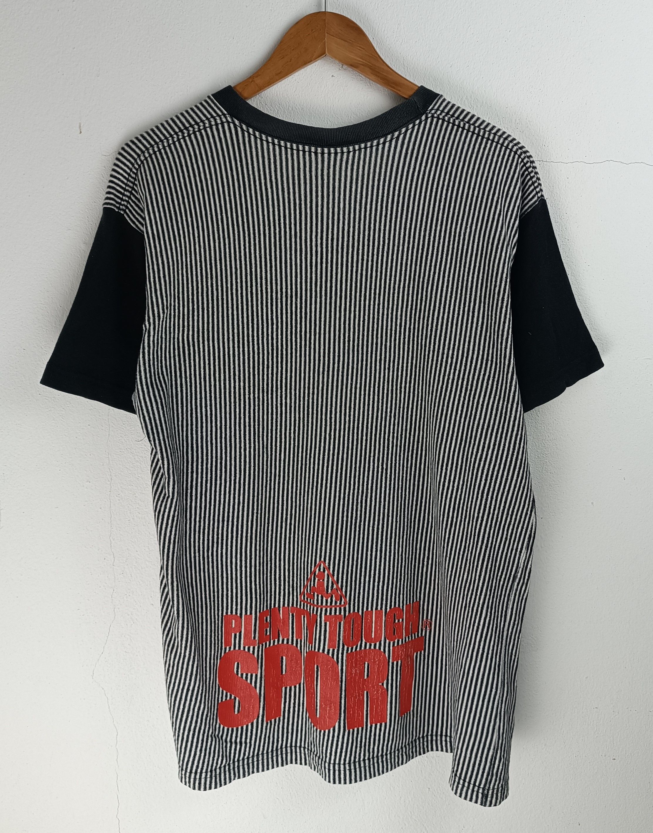Japanese Brand VINTAGE 90'S PLENTY TOUGH SMALL LOGO VERY RARE TEES Size US L / EU 52-54 / 3 - 4 Thumbnail