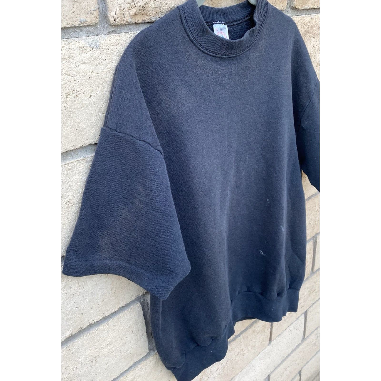 Fruit Of The Loom VINTAGE Fruit of the Loom Sweatshirt Short Sleeve XL Black Mens Pullover Vintage Cotton Blend Distressed Paint Likely Fading Ladies? Size US XL / EU 56 / 4 - 4 Thumbnail